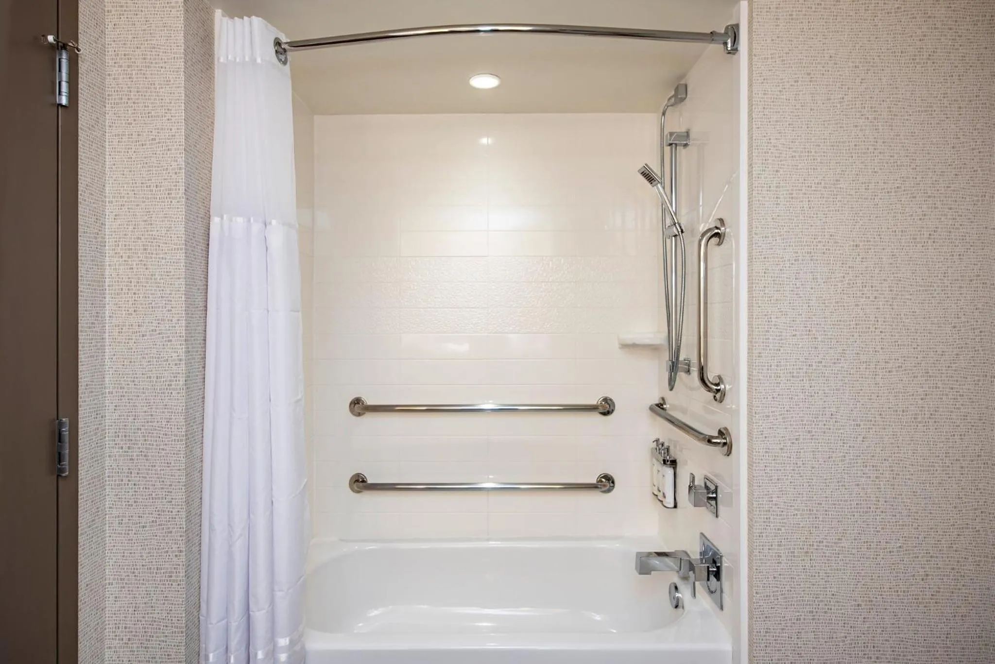 Bathroom in Holiday Inn Washington Capitol-National Mall by IHG