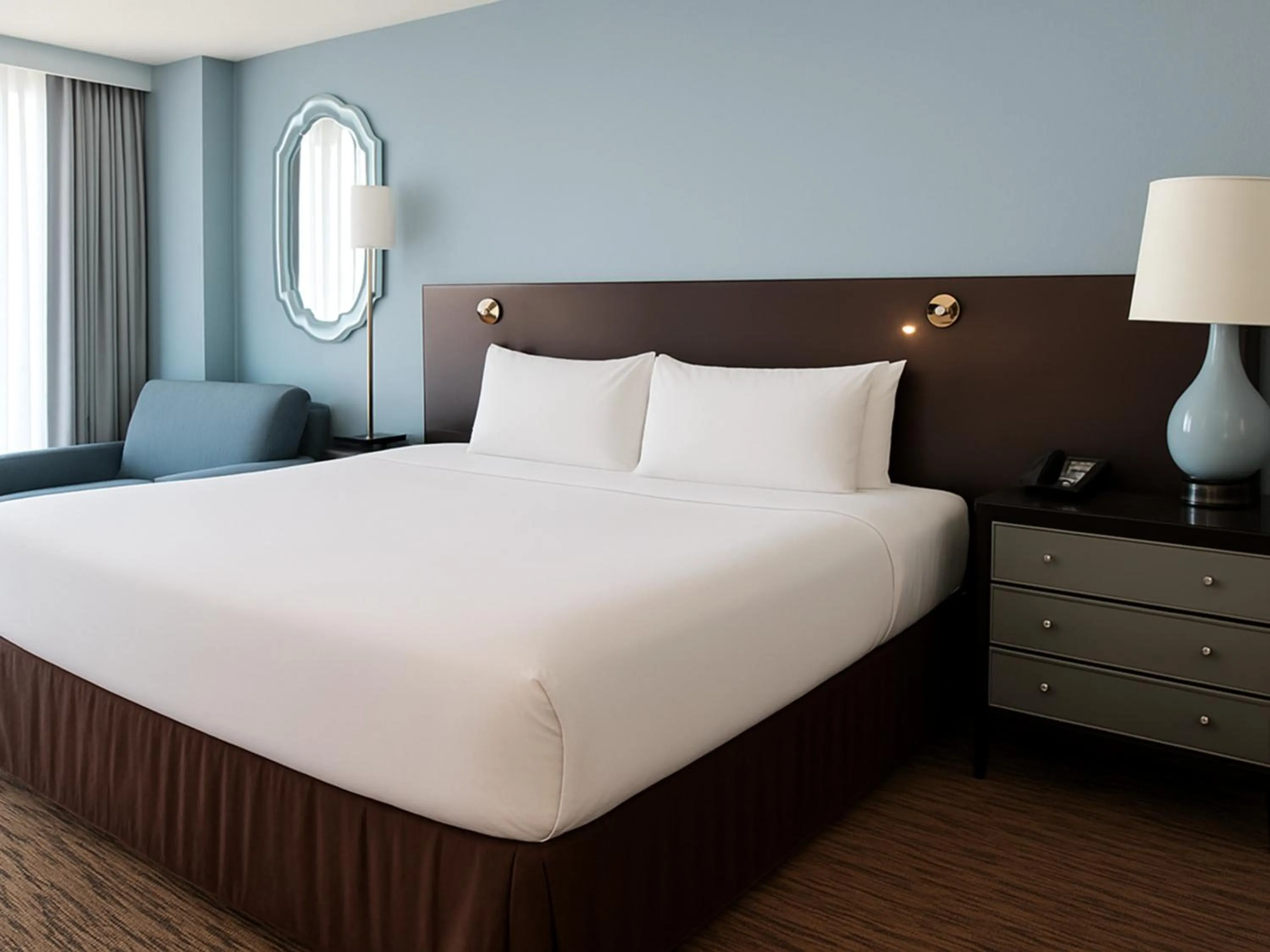 Bed in Crowne Plaza Chicago O'Hare Hotel & Conference Center by IHG
