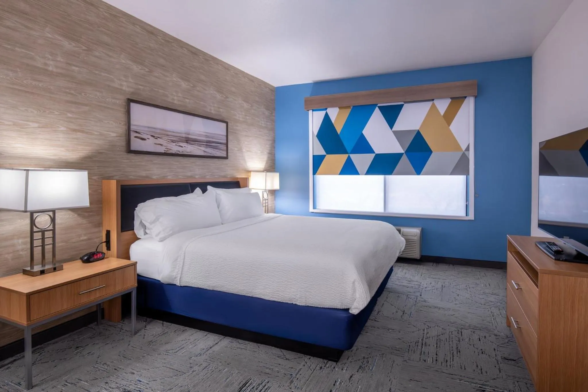 Photo of the whole room, Bed in Holiday Inn Express Hotel and Suites - Henderson by IHG