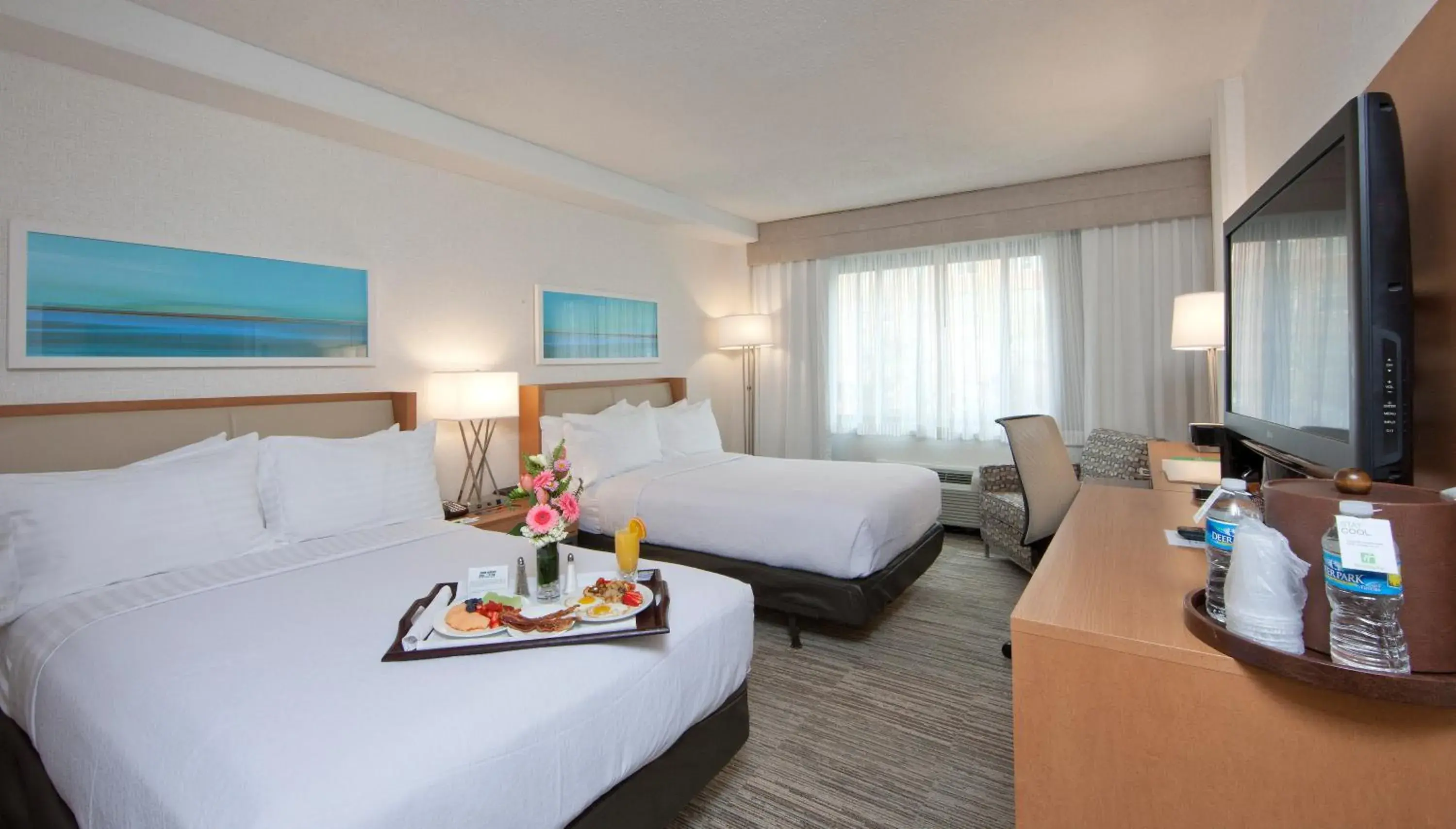 Photo of the whole room, Bed in Holiday Inn Washington-Central/White House by IHG Photo of the whole room, Bed in Holiday Inn Washington-Central/White House by IHG