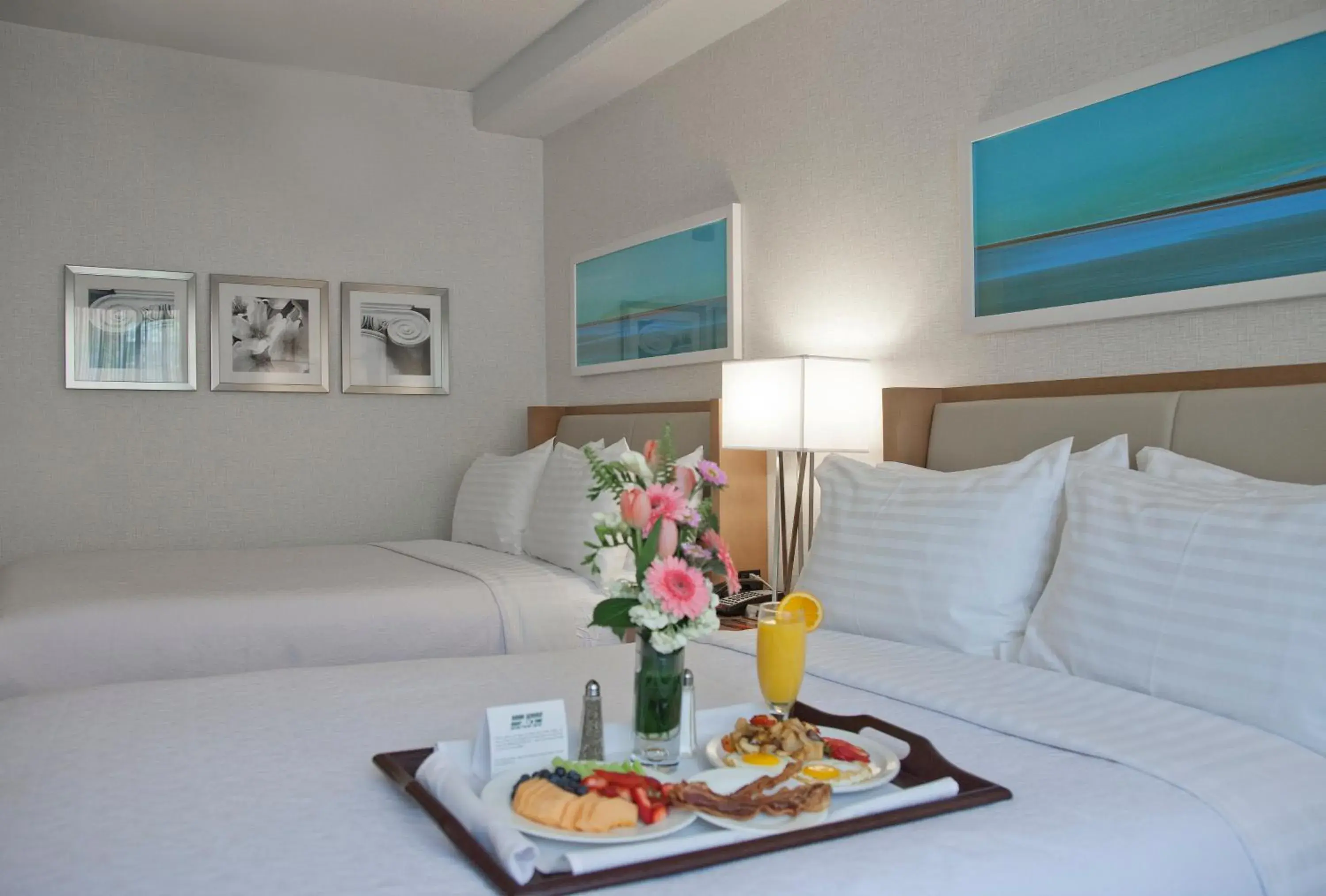 Bed in Holiday Inn Washington-Central/White House by IHG Bed in Holiday Inn Washington-Central/White House by IHG