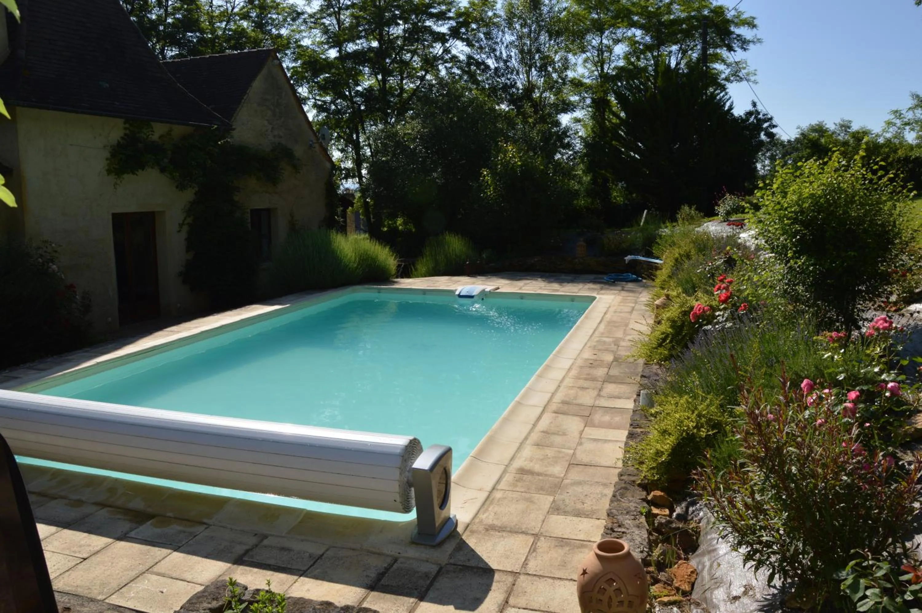 Pool view in Les Deux Tours