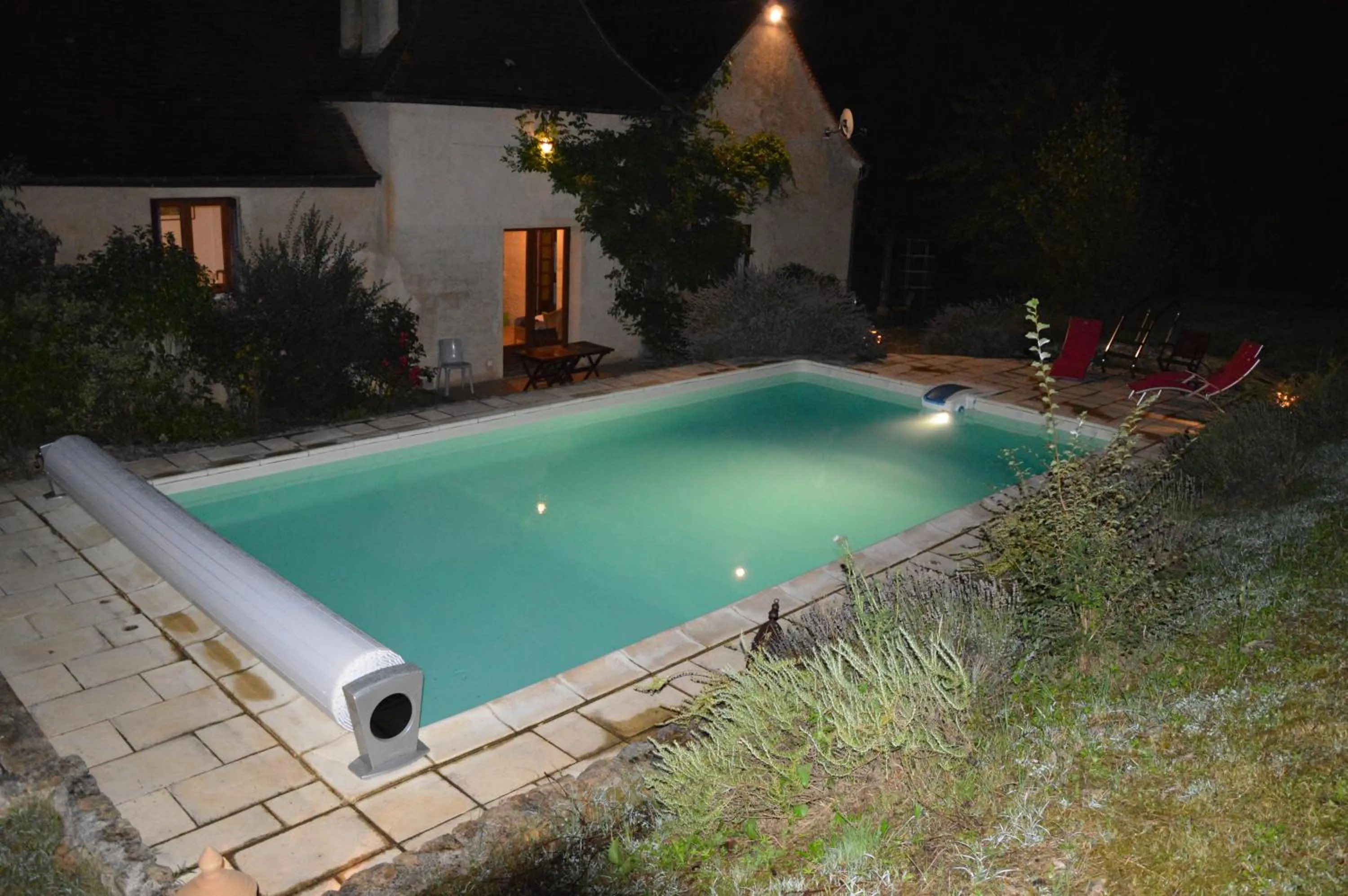 Swimming pool in Les Deux Tours