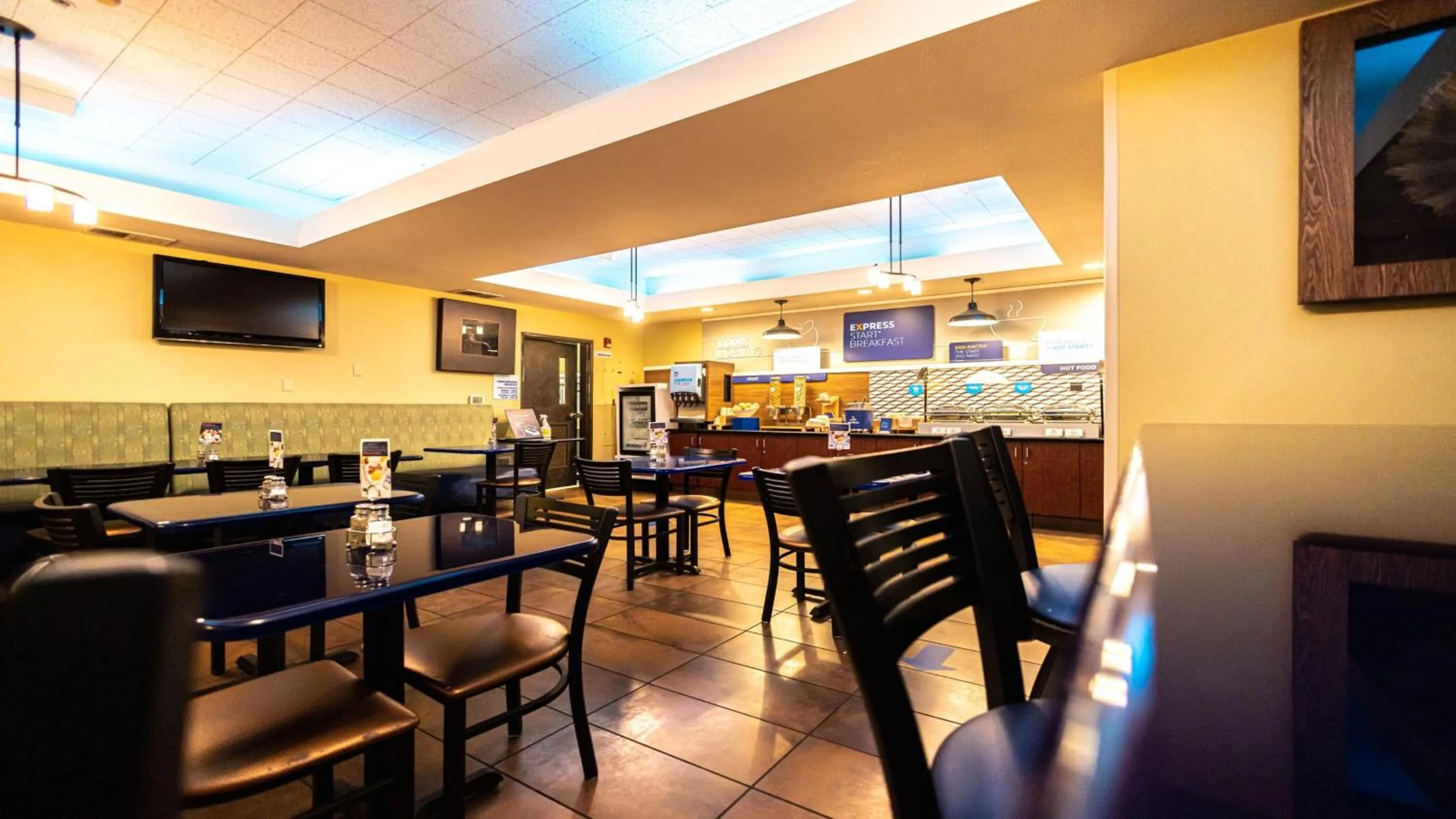 Breakfast in Holiday Inn Express Berkeley by IHG