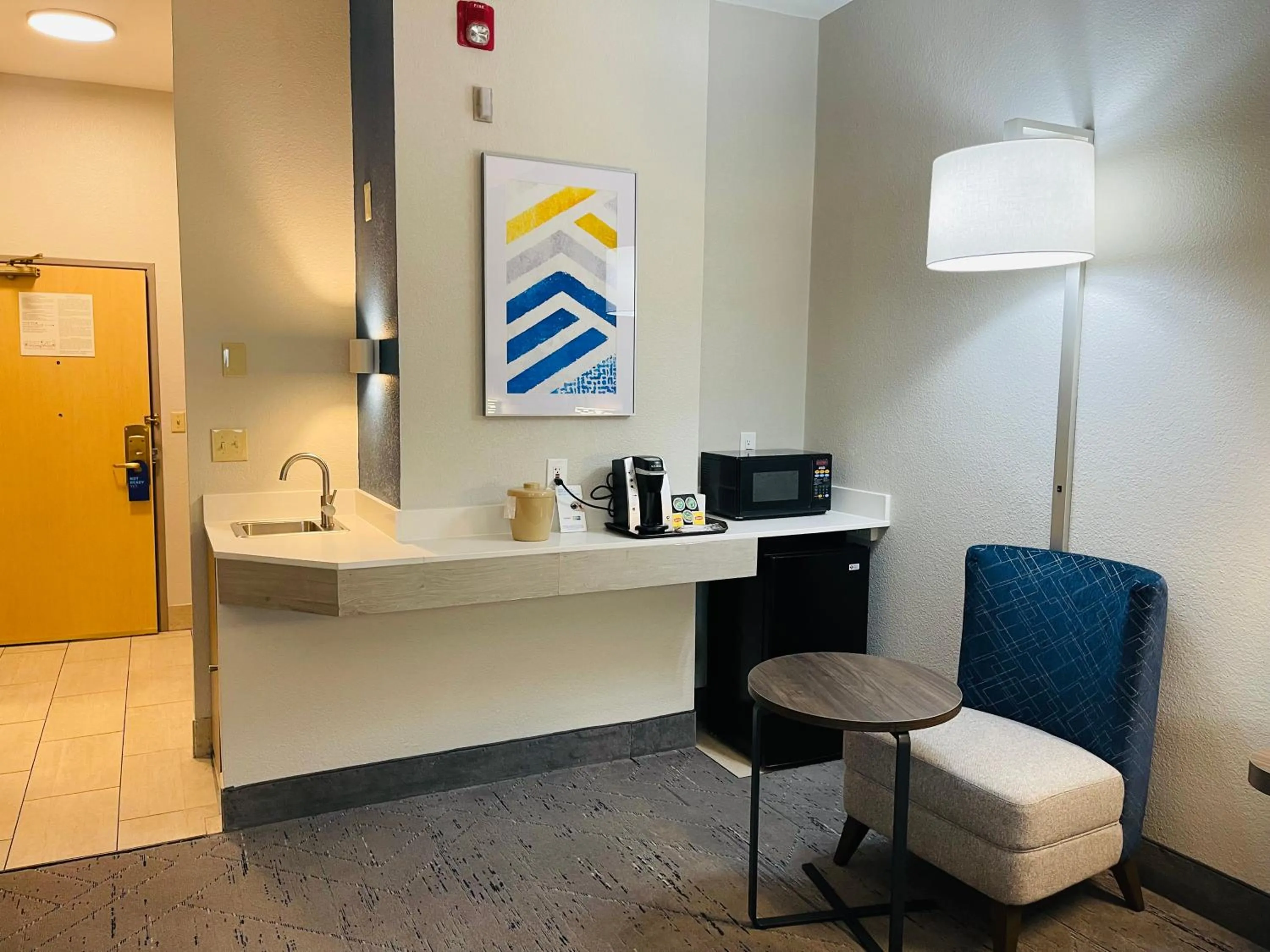 Kitchen or kitchenette in Holiday Inn Express Berkeley by IHG