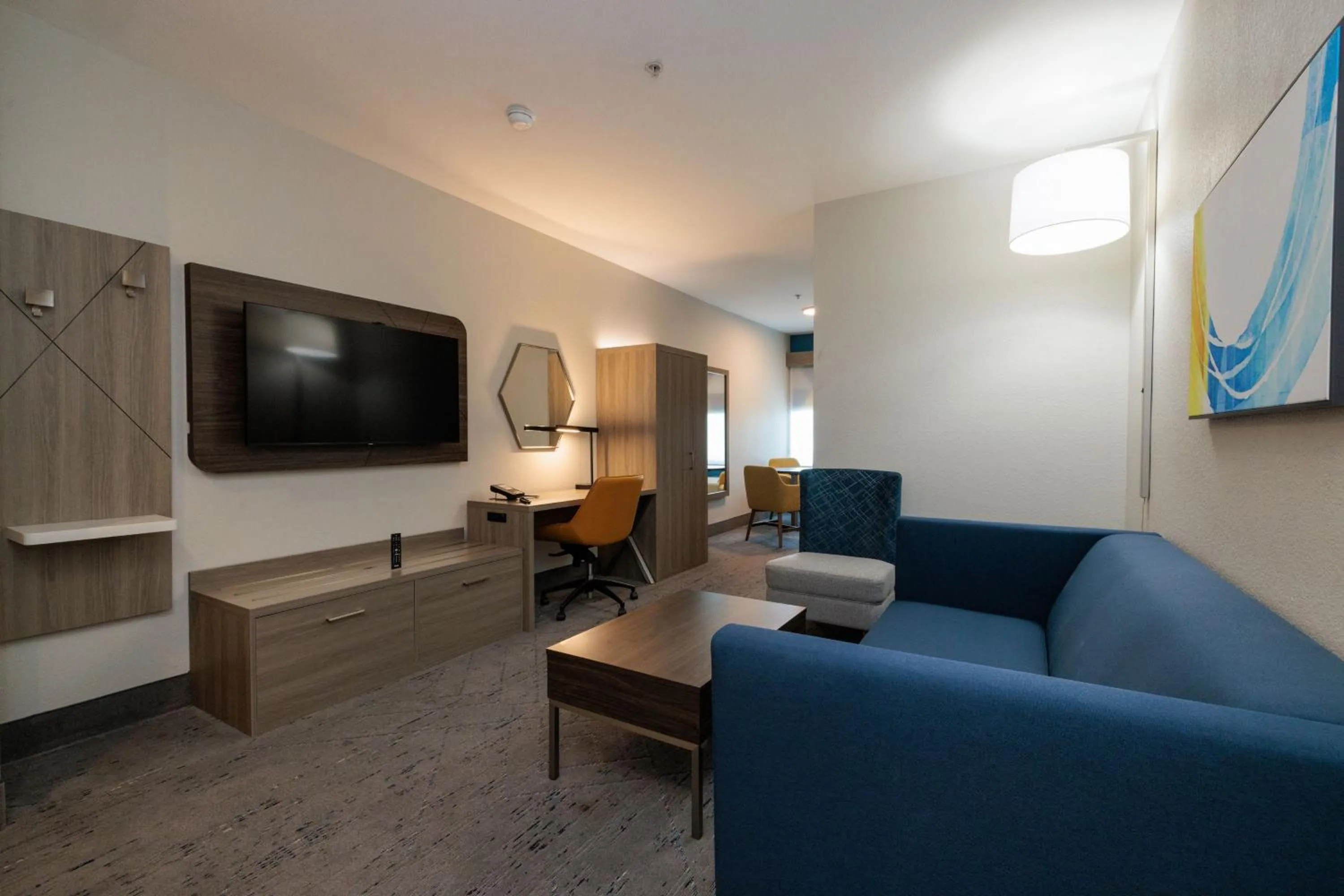 Photo of the whole room in Holiday Inn Express Berkeley by IHG