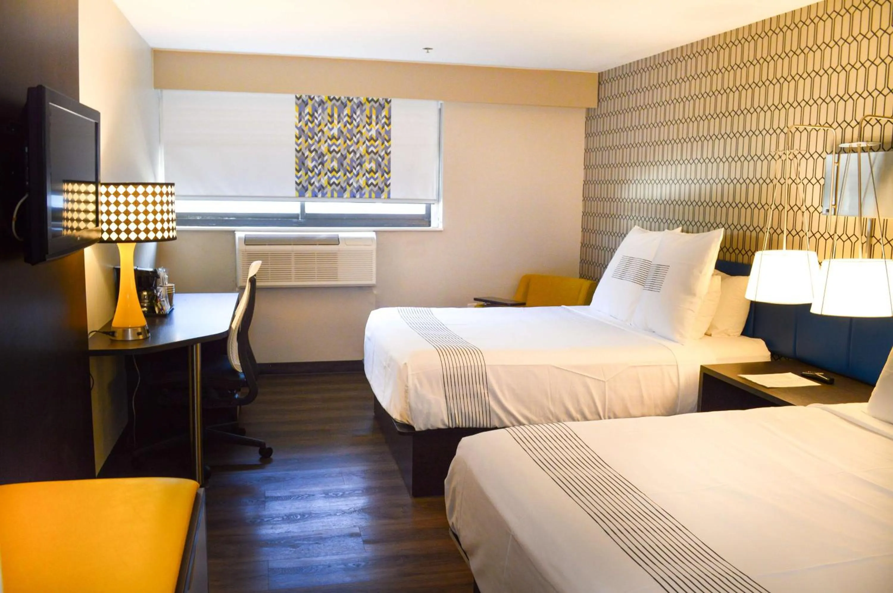 Photo of the whole room, Bed in Best Western Plus Ft Lauderdale Hollywood Airport Hotel