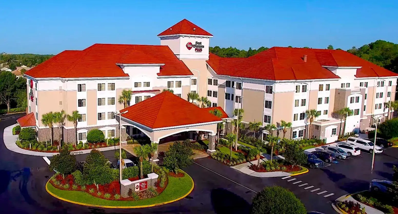 Property building in Best Western Plus Orlando Lake Buena Vista South Inn & Suites Property building in Best Western Plus Orlando Lake Buena Vista South Inn & Suites