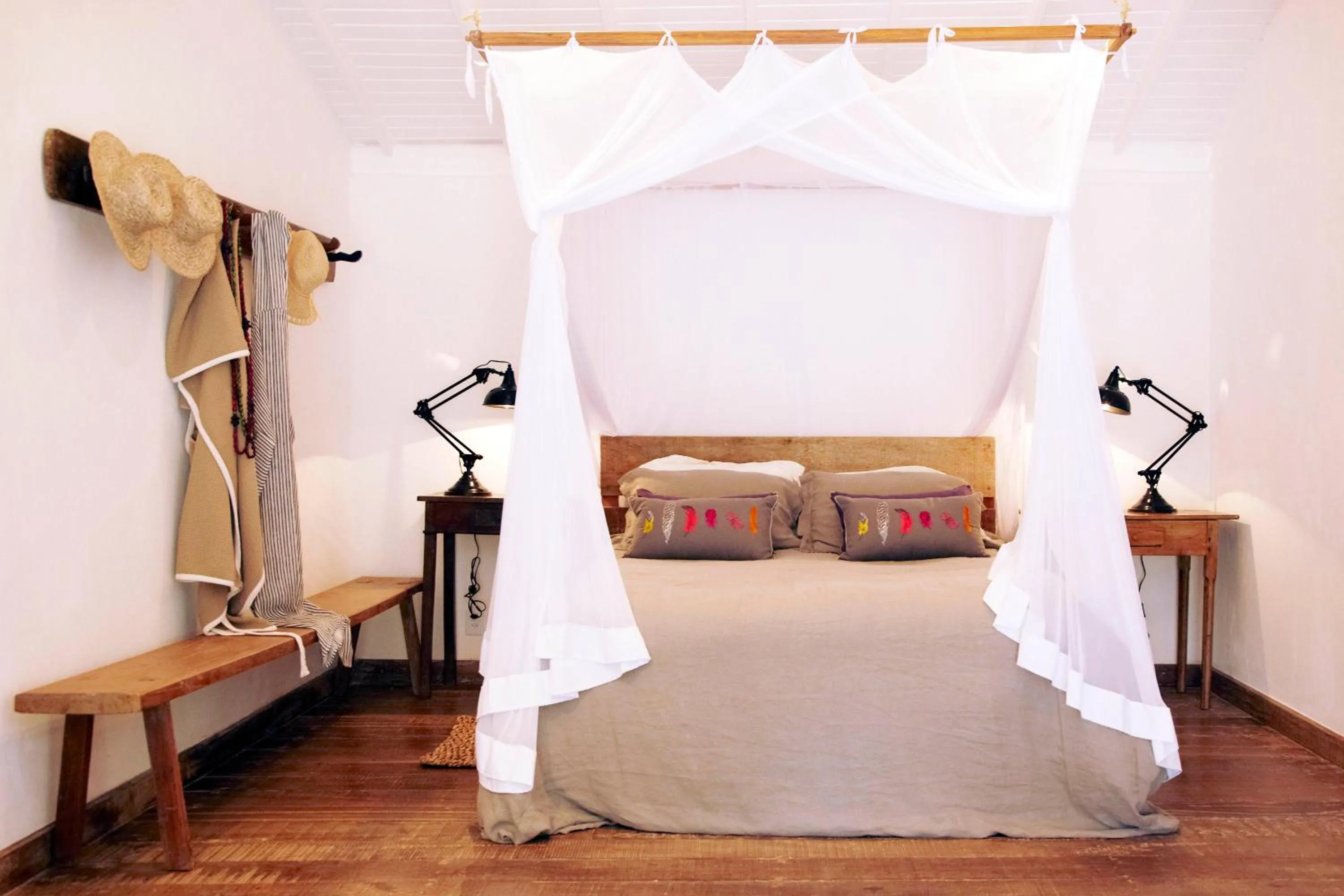 Property building, Bed in Casa Angatu