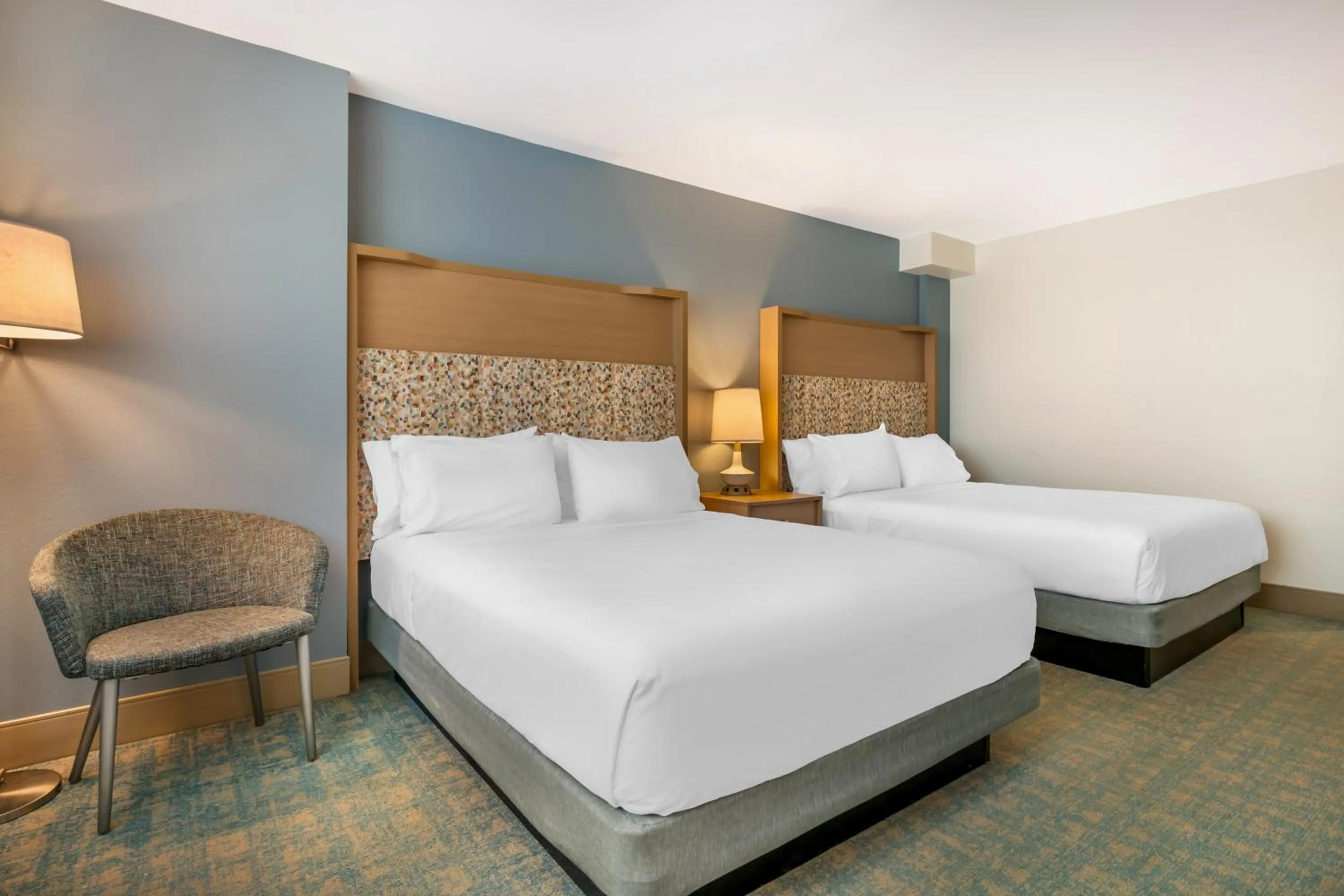 Bed in Holiday Inn Orlando – Disney Springs® Area by IHG