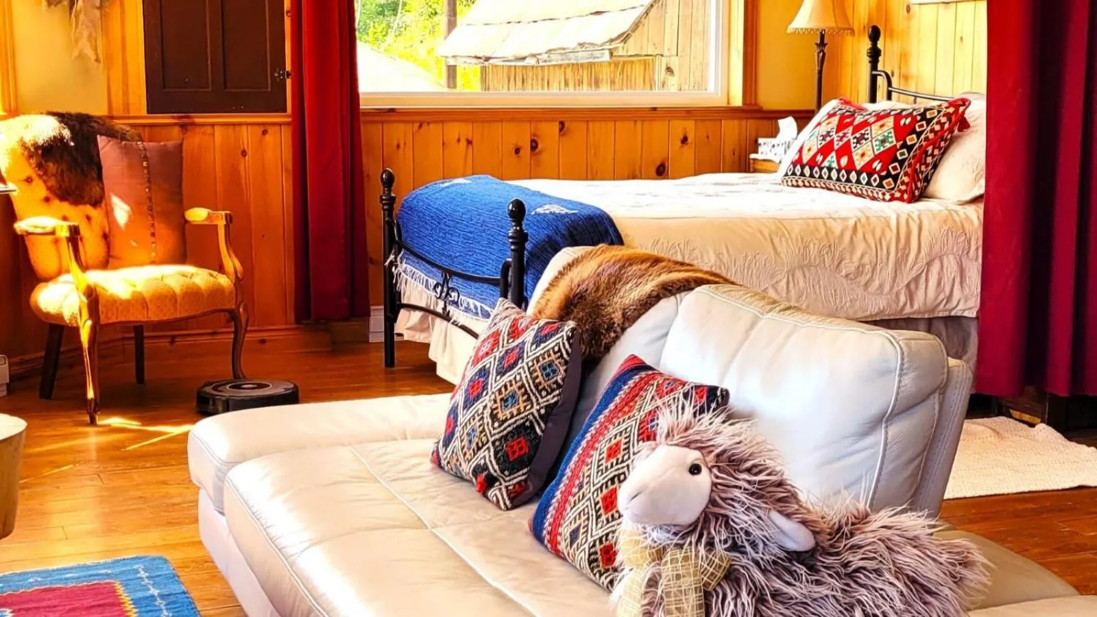 Living room, Bed in La vieille ferme, Écogîte