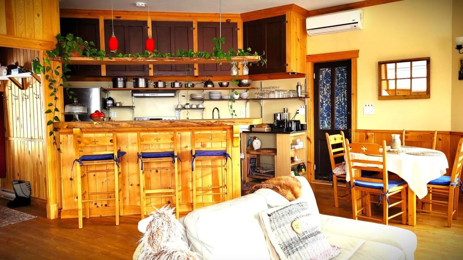 Kitchen or kitchenette in La vieille ferme, Écogîte