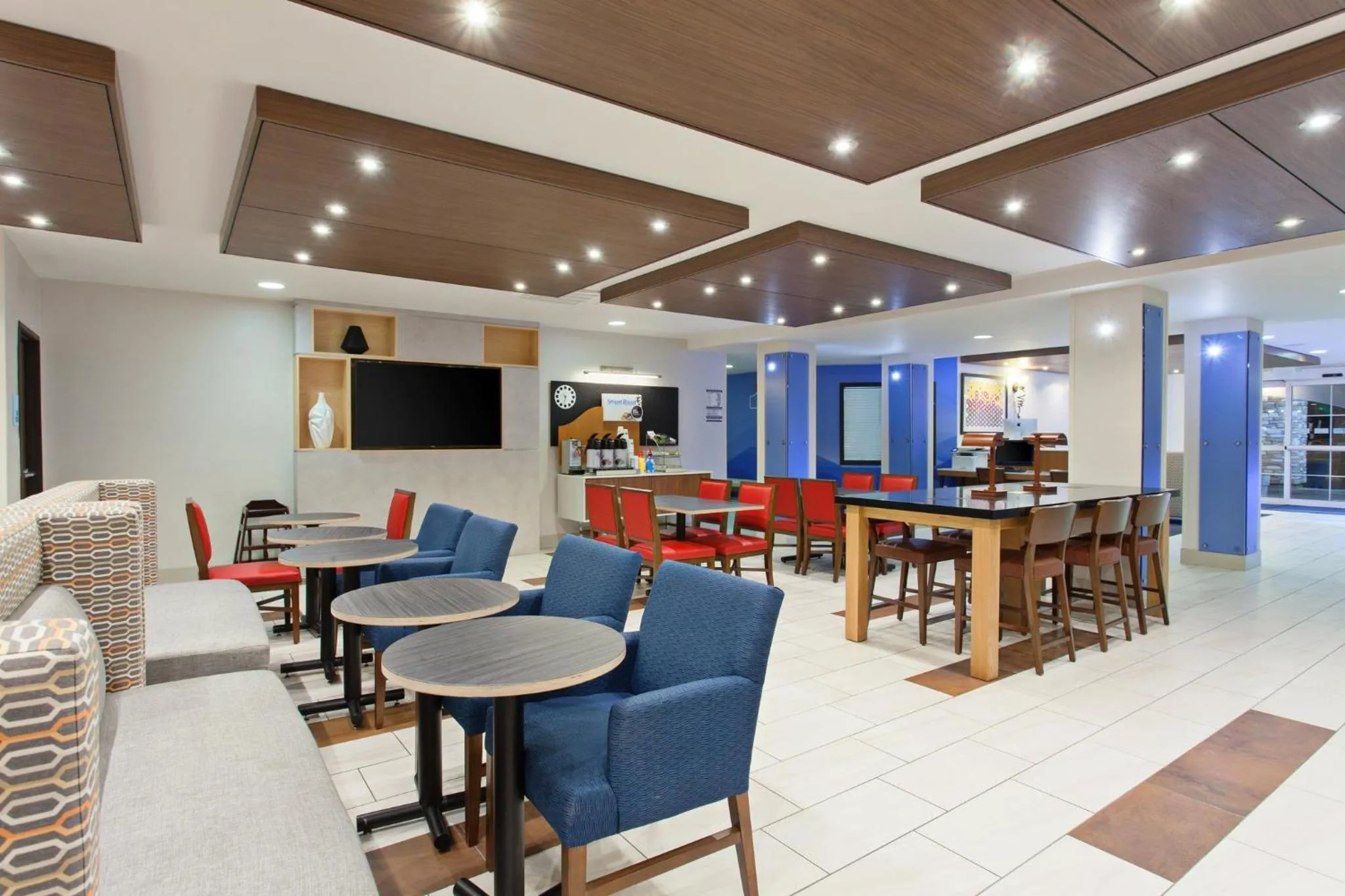 Breakfast in Holiday Inn Express & Suites Oakland - Airport by IHG