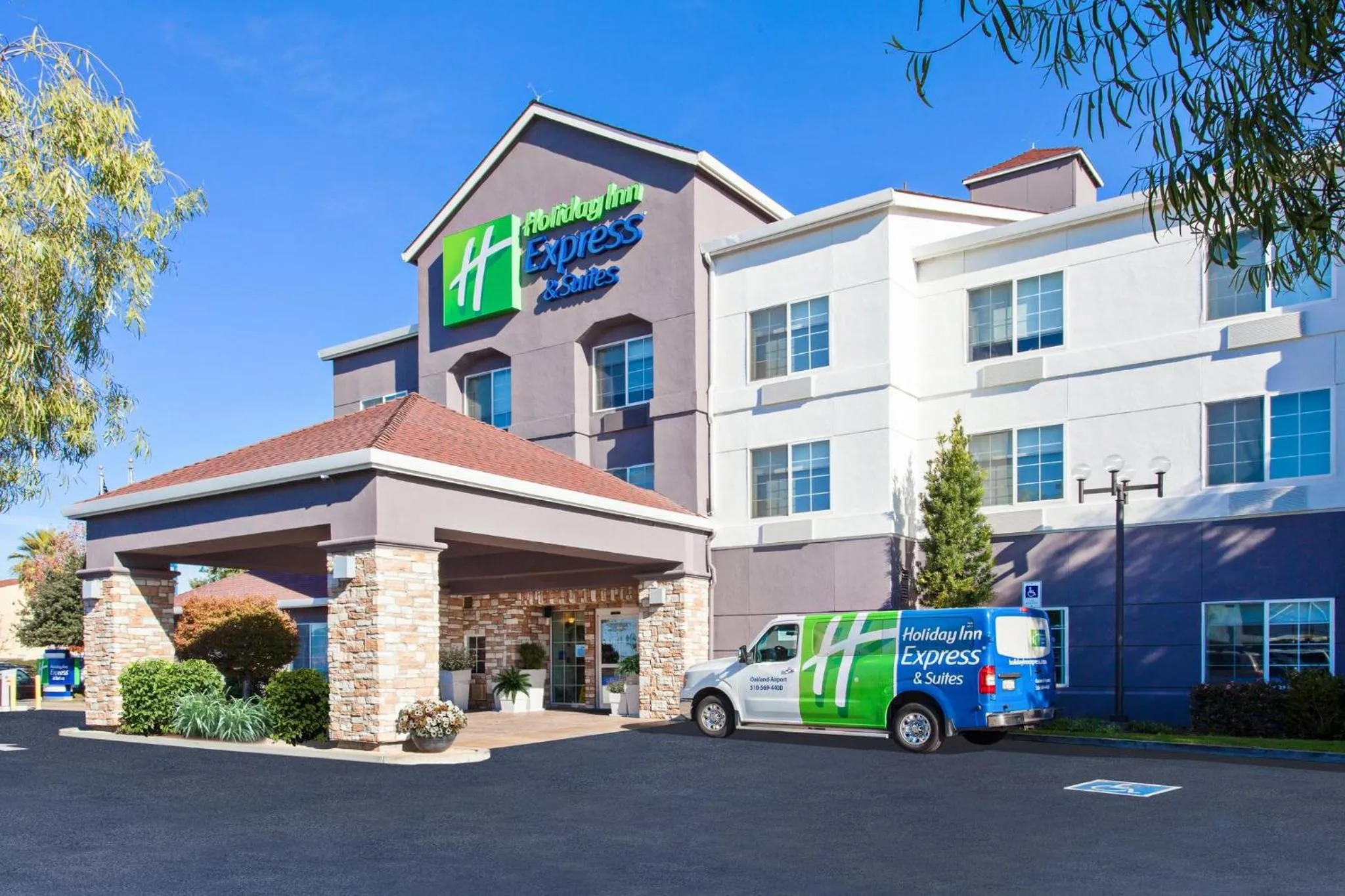 Property building in Holiday Inn Express & Suites Oakland - Airport by IHG