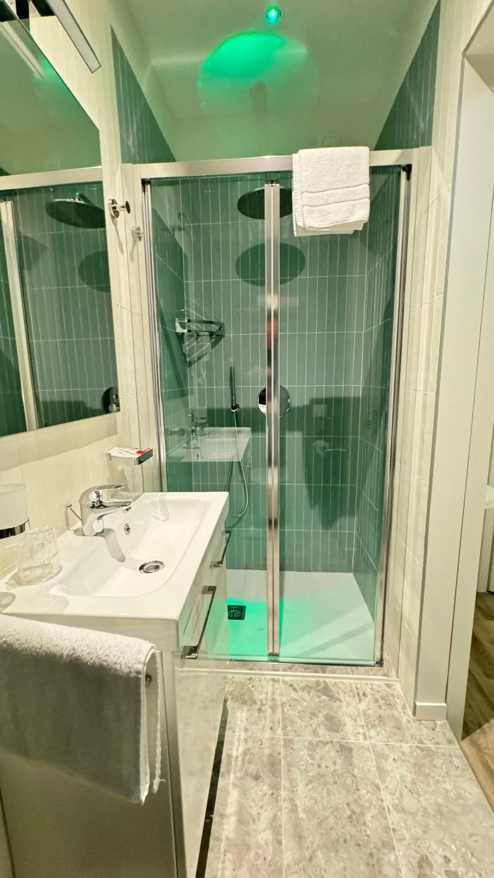 Shower in Hotel Cristina
