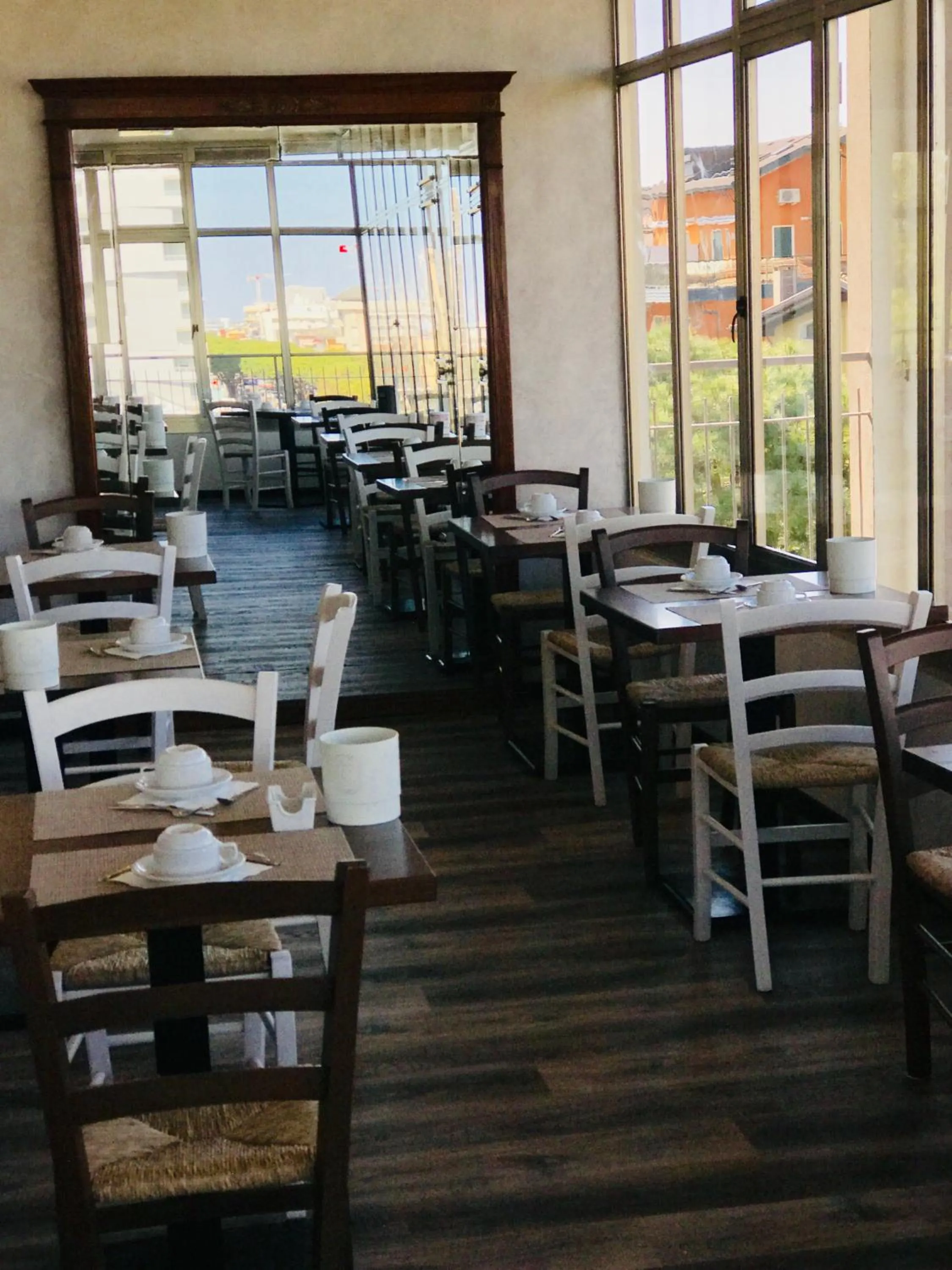 Restaurant/places to eat in Hotel Cristina