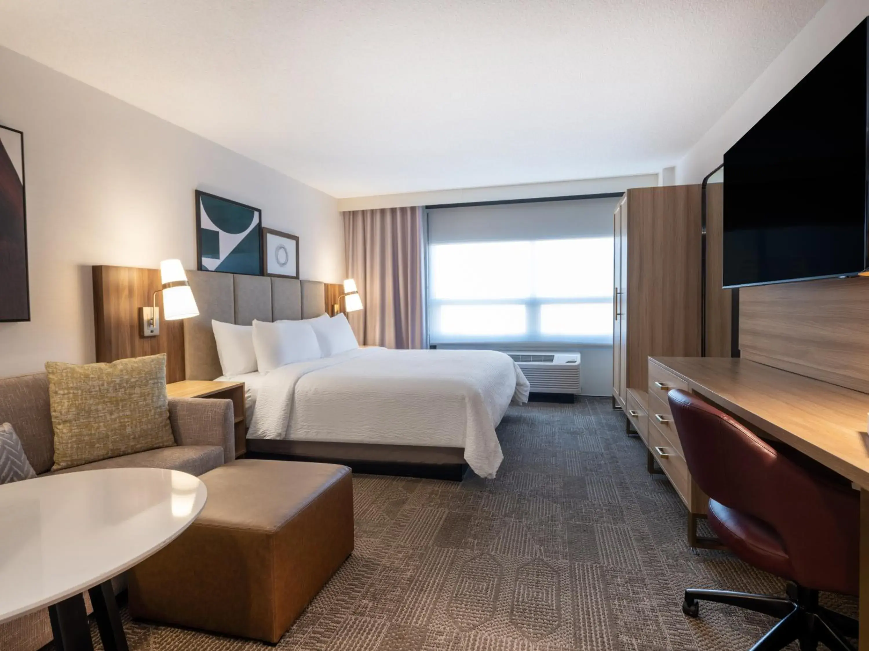 Bedroom, Bed in Staybridge Suites Chicago O'Hare - Rosemont by IHG Bedroom, Bed in Staybridge Suites Chicago O'Hare - Rosemont by IHG
