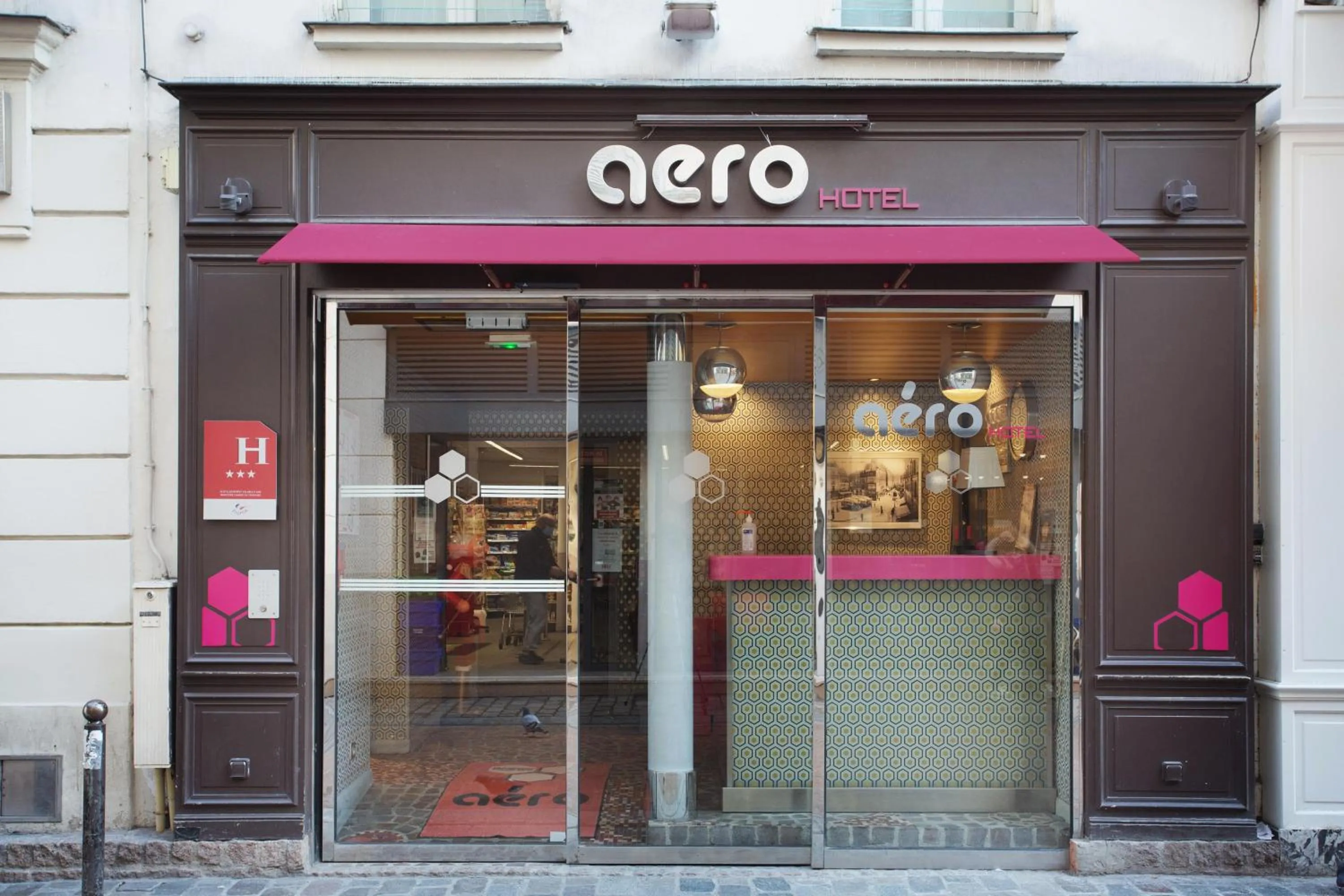 Facade/entrance in Aéro