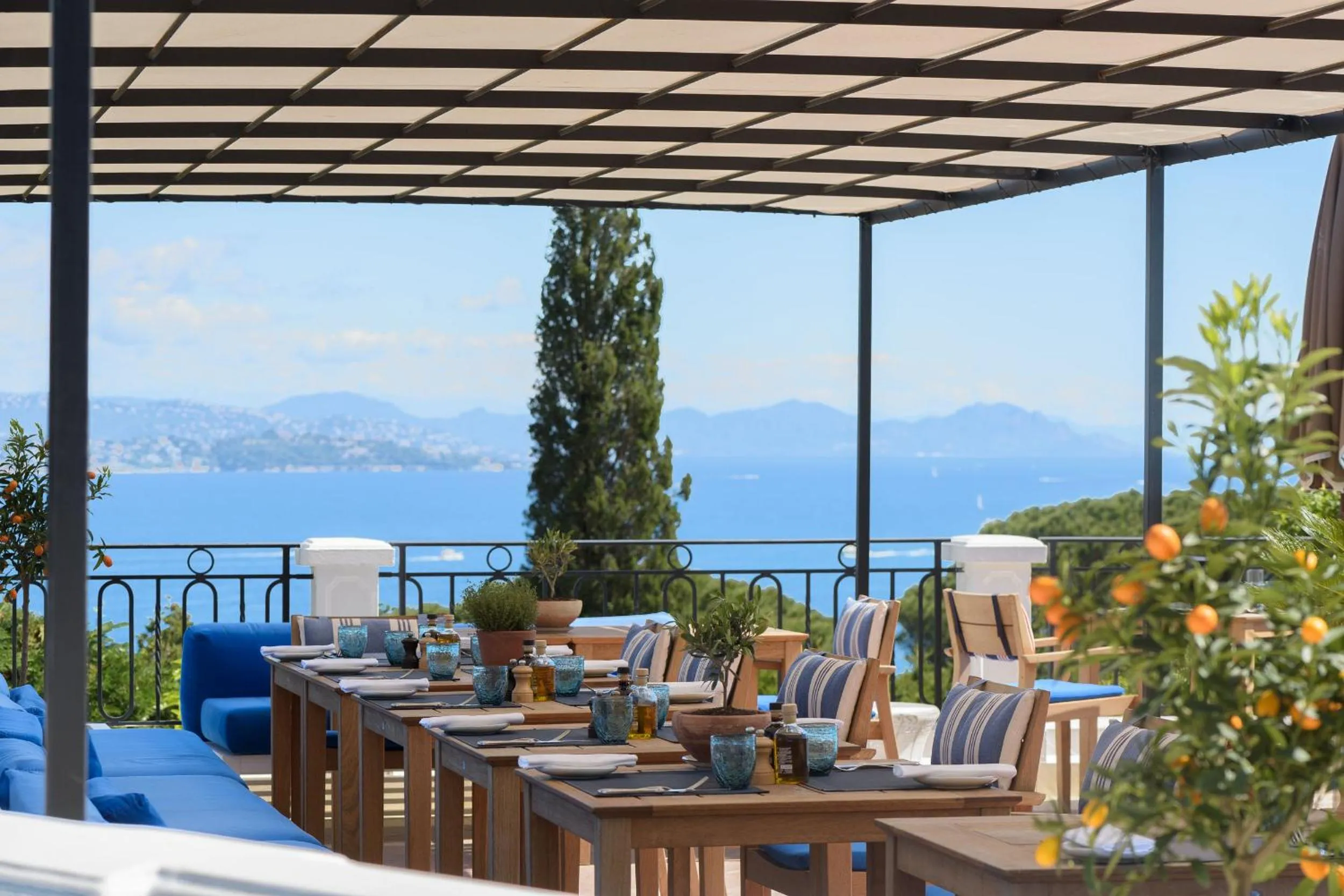 Restaurant/places to eat in Althoff Hotel Villa Belrose