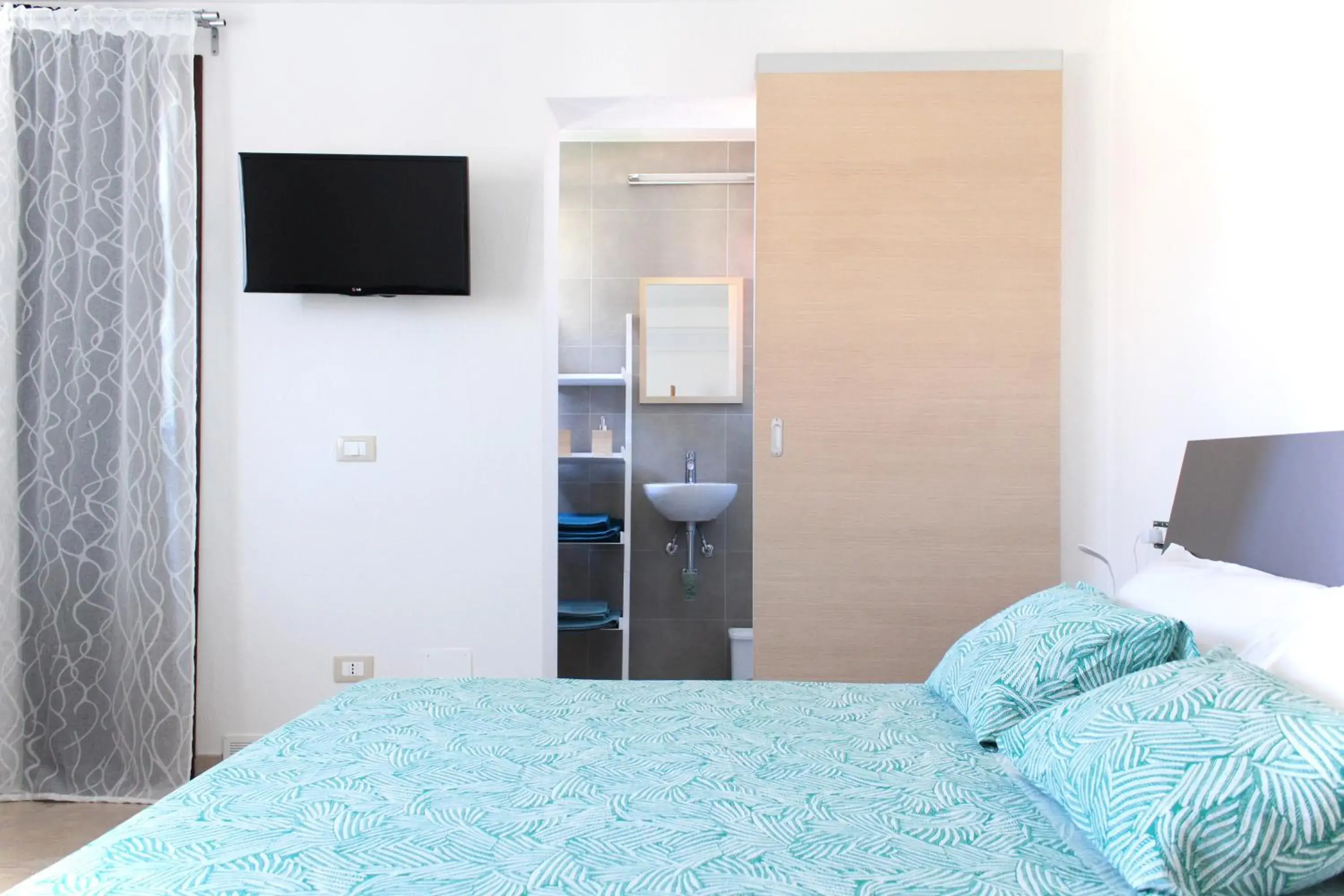 Double Room with Extra Bed in Acquachiara Rooms Double Room with Extra Bed in Acquachiara Rooms