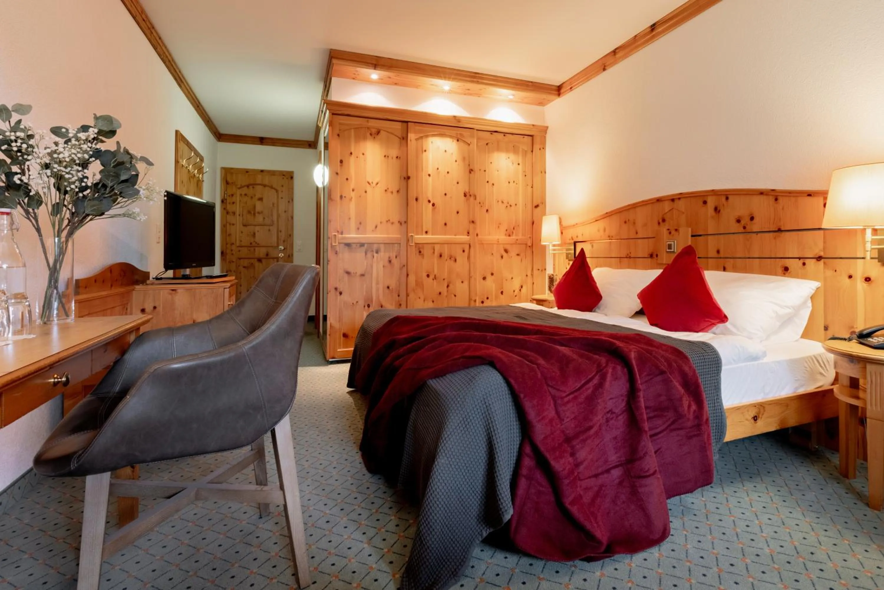 Bedroom, Bed in AROSA ALPINE CLUB - Adults only