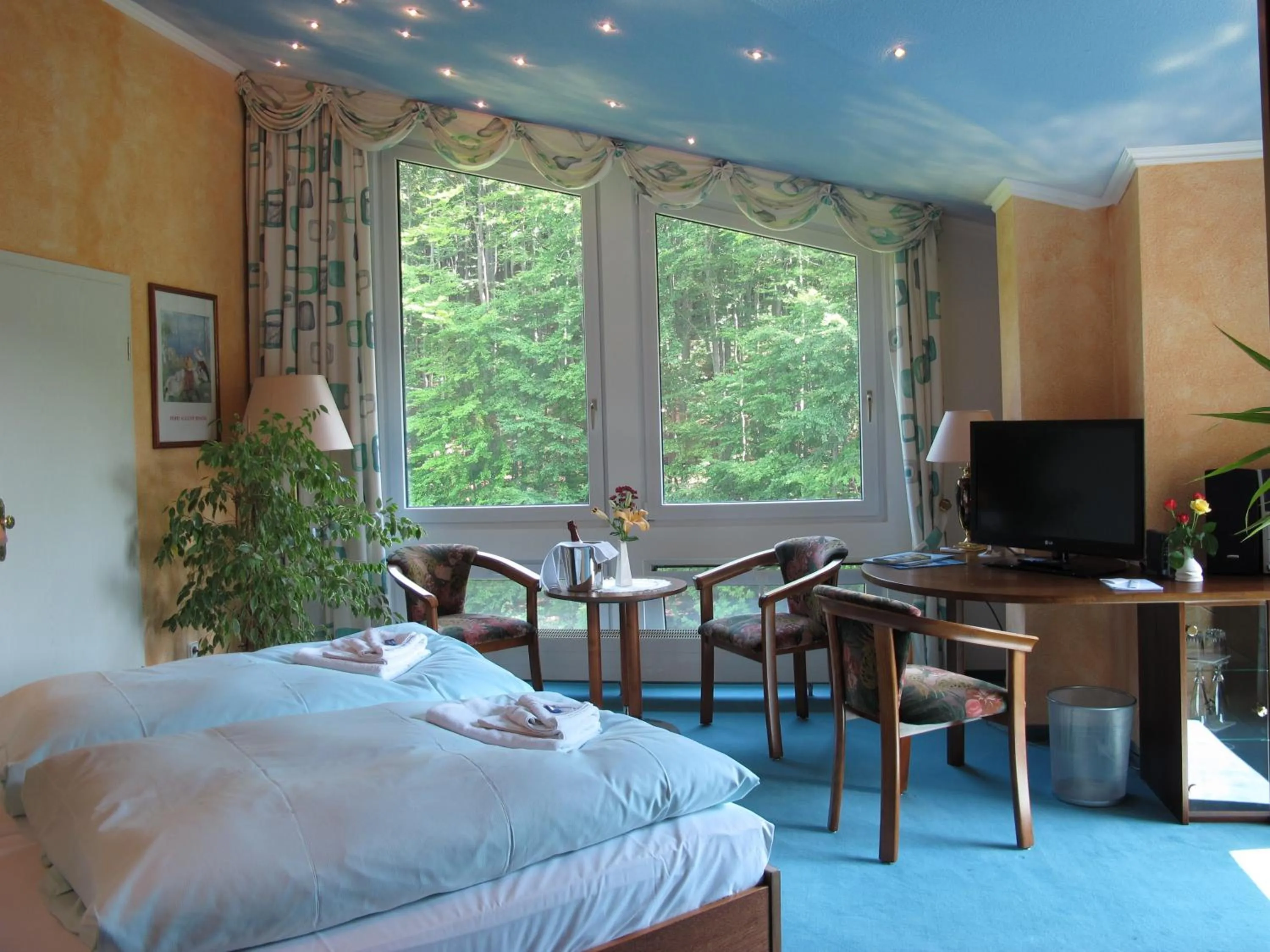 Photo of the whole room, Bed in Hotel Reifenstein