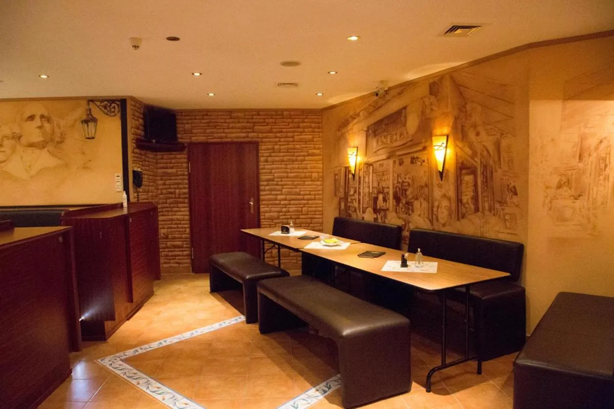 Restaurant/places to eat in Hotel Reifenstein