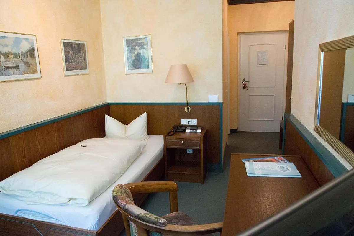 Photo of the whole room, Bed in Hotel Reifenstein