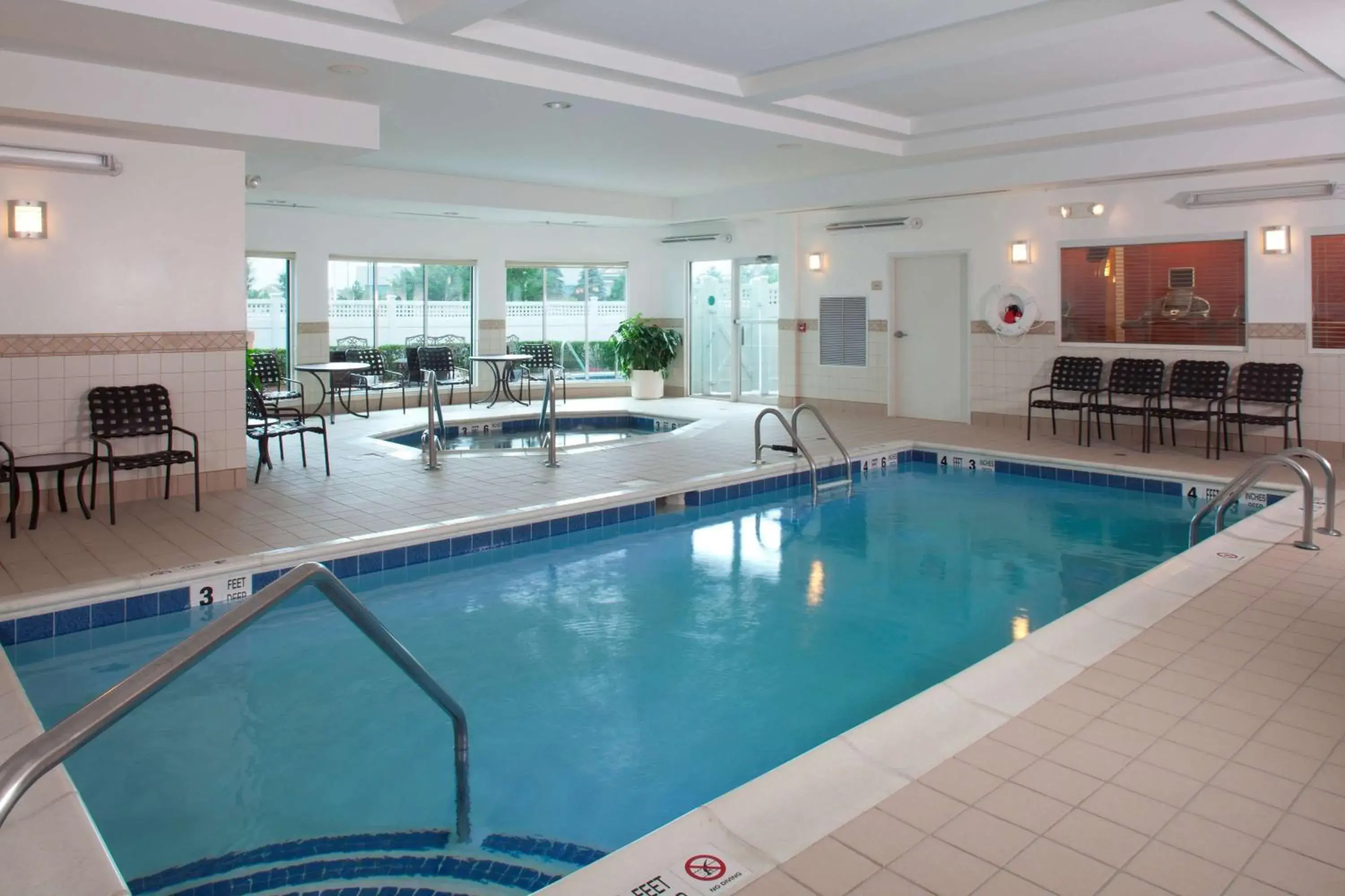 Swimming pool in Hilton Garden Inn Riverhead Swimming pool in Hilton Garden Inn Riverhead