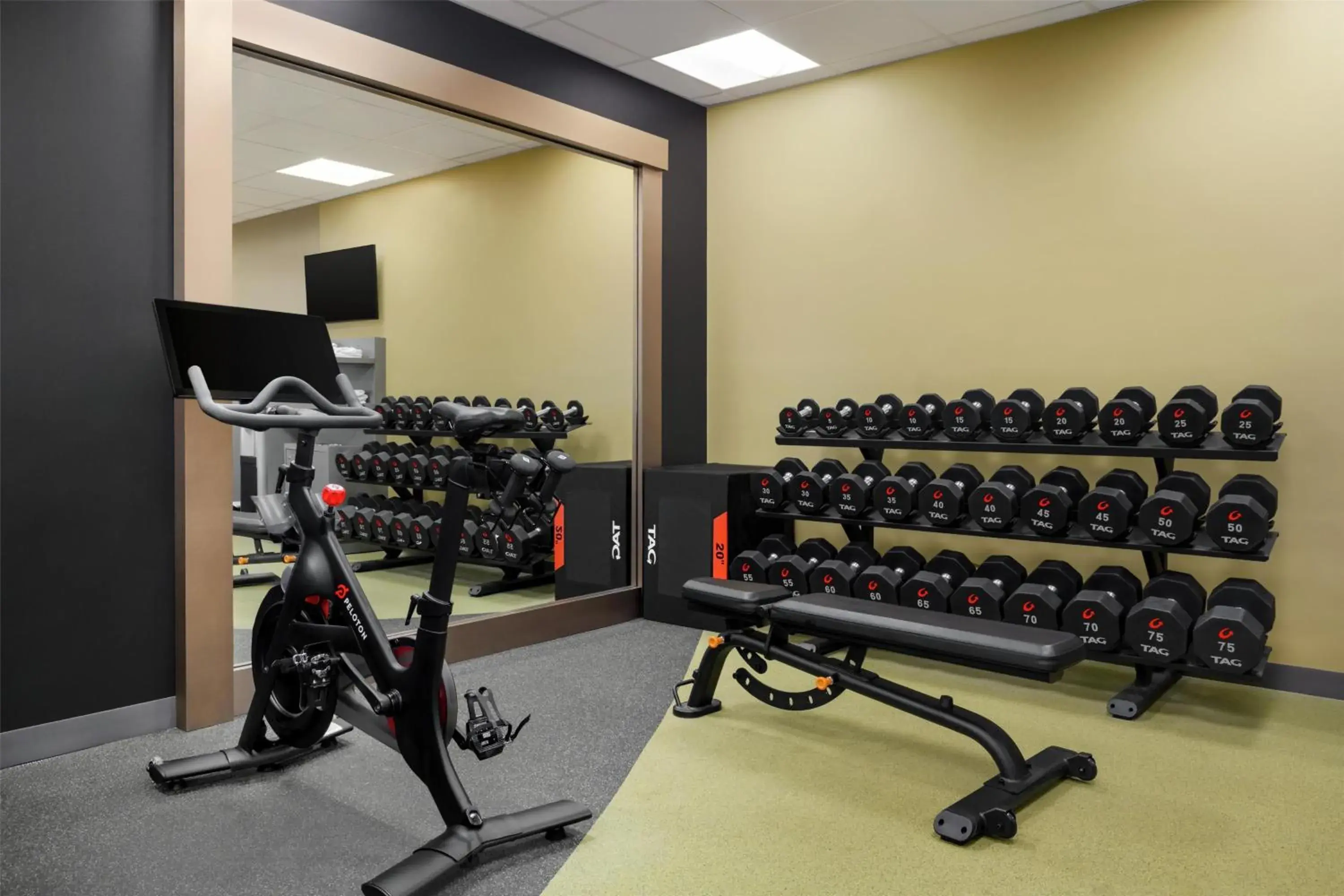 Fitness centre/facilities in Hilton Garden Inn Riverhead Fitness centre/facilities in Hilton Garden Inn Riverhead