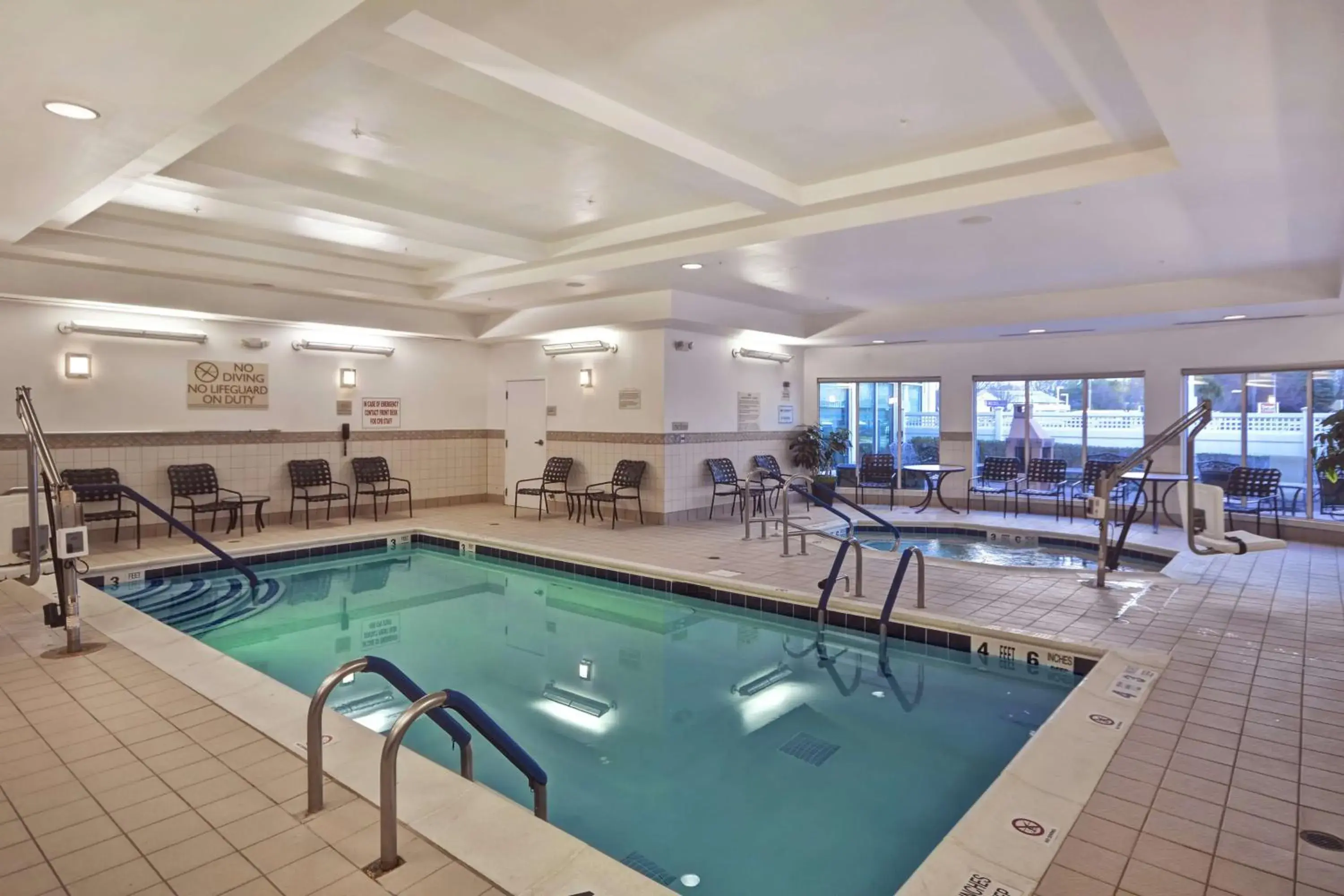 Swimming pool in Hilton Garden Inn Riverhead Swimming pool in Hilton Garden Inn Riverhead