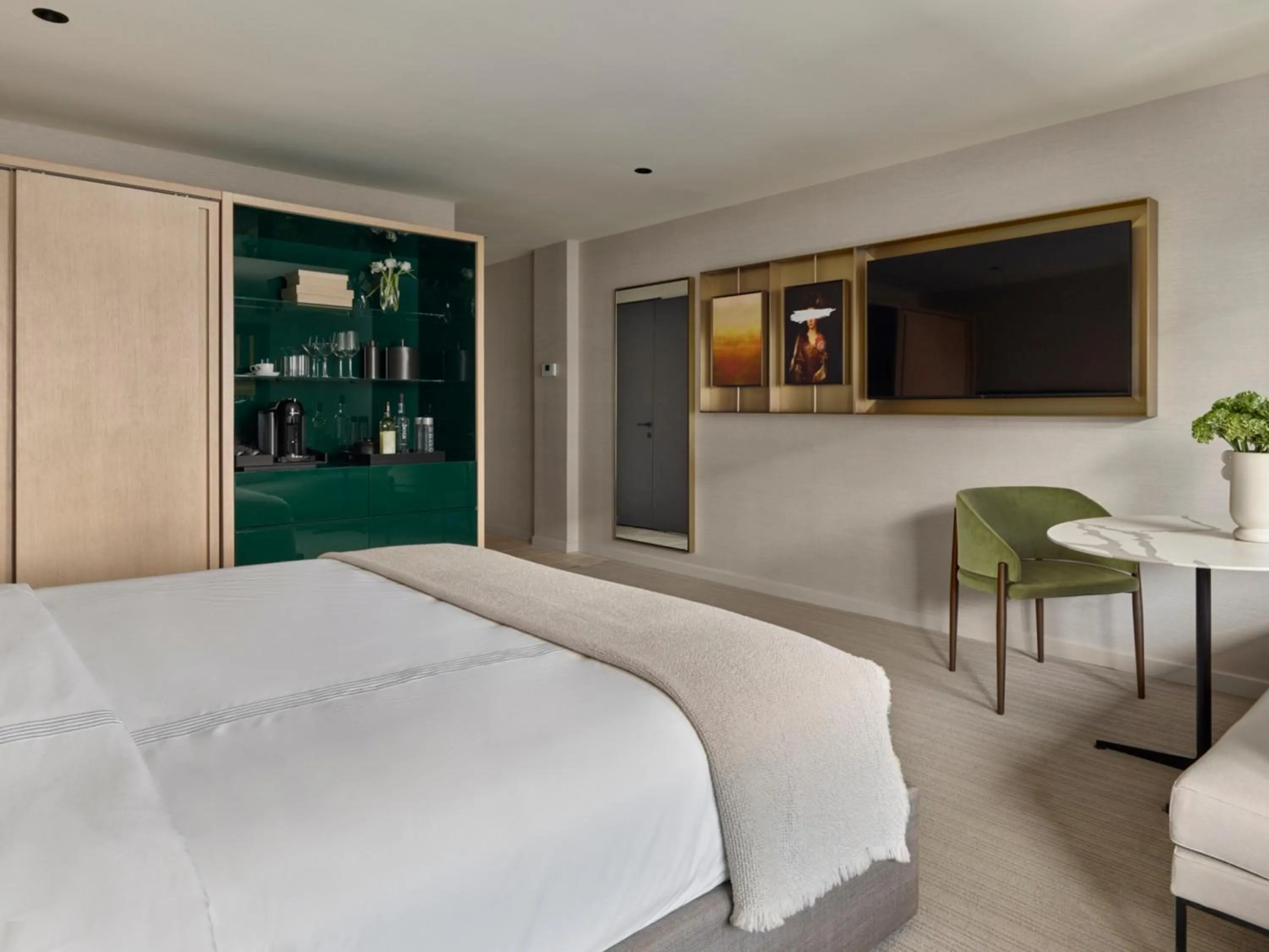 Bed in Hotel AKA Alexandria