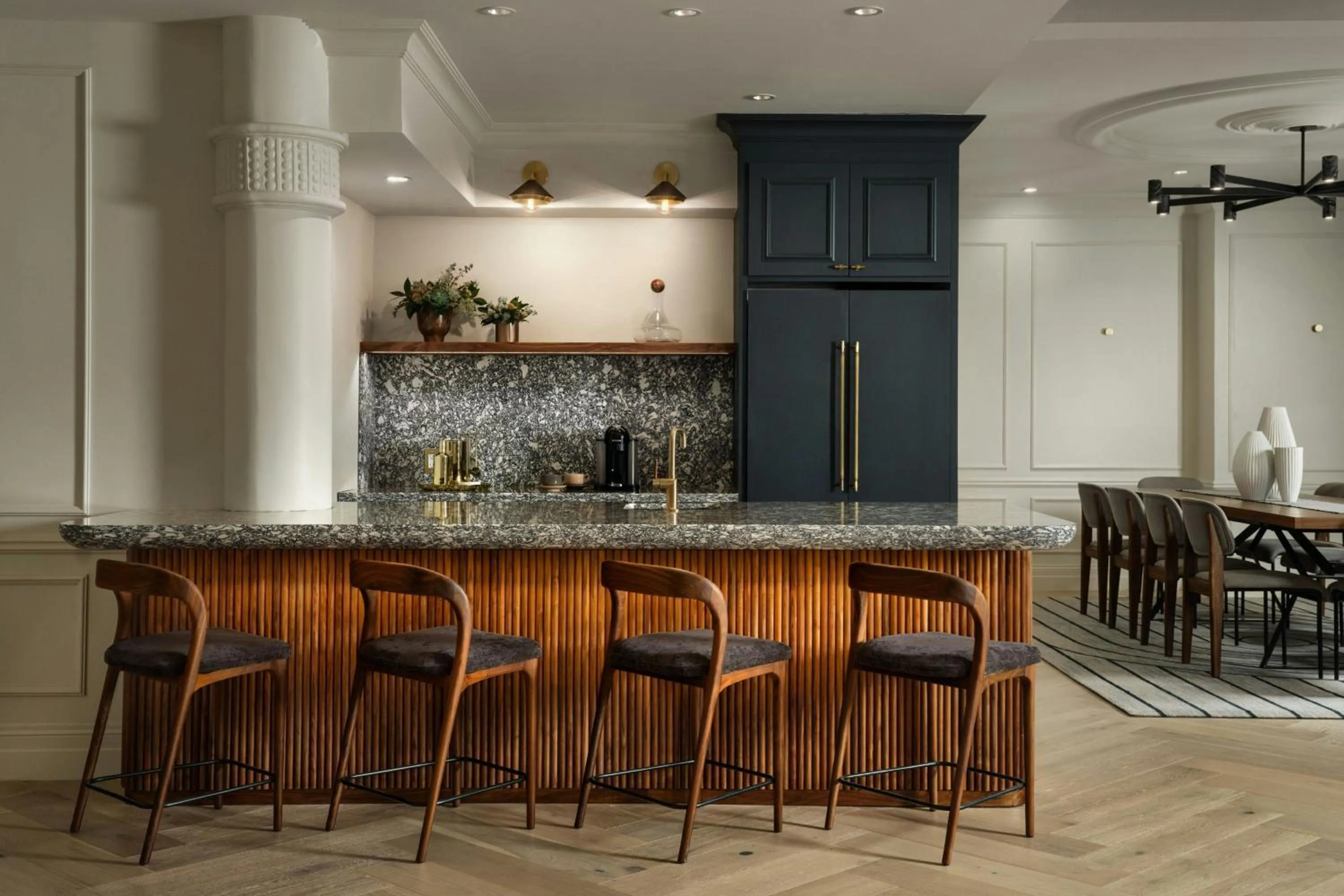 Lounge or bar in The Union Station Nashville Yards, Autograph Collection