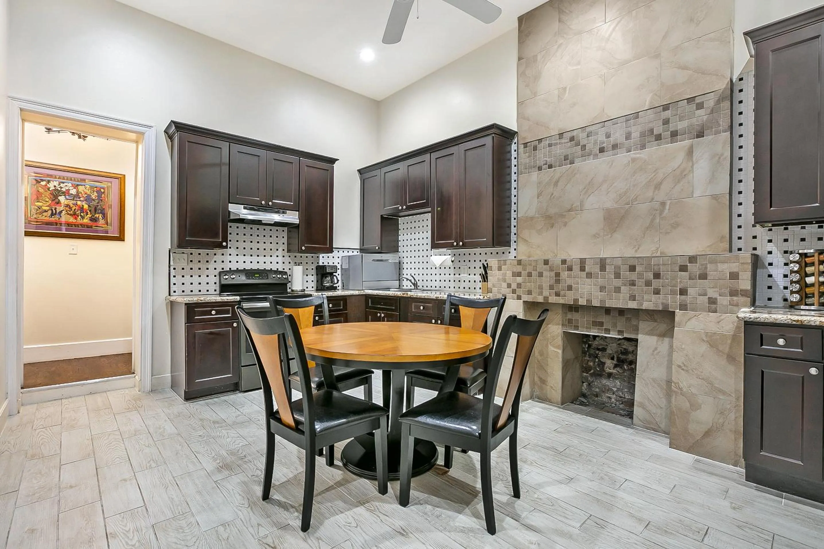 Dining area in Stylish 4BR condo in Downtown by Hosteeva