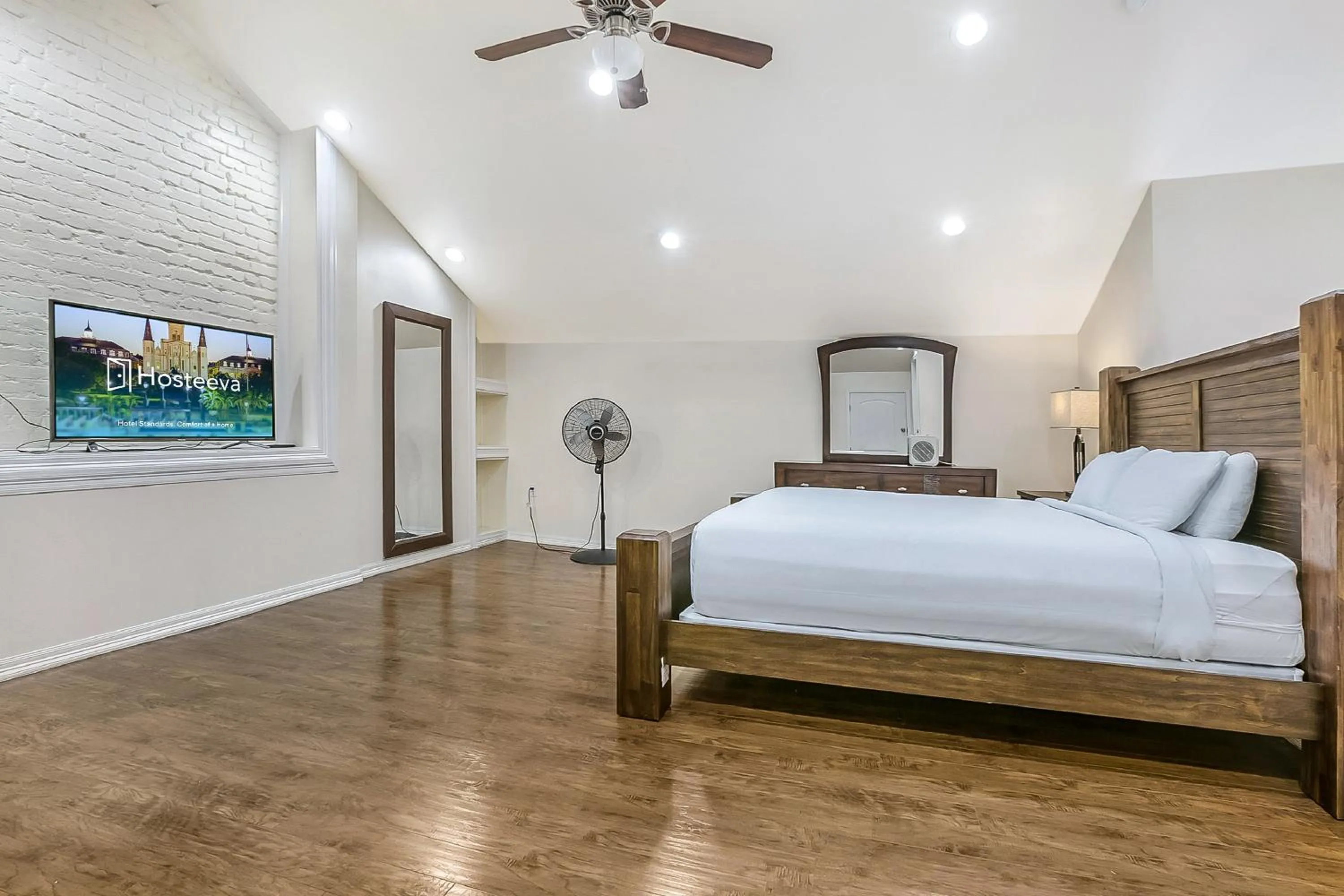 Bedroom, Bed in Modern 4BR Penthouse in Downtown by Hosteeva