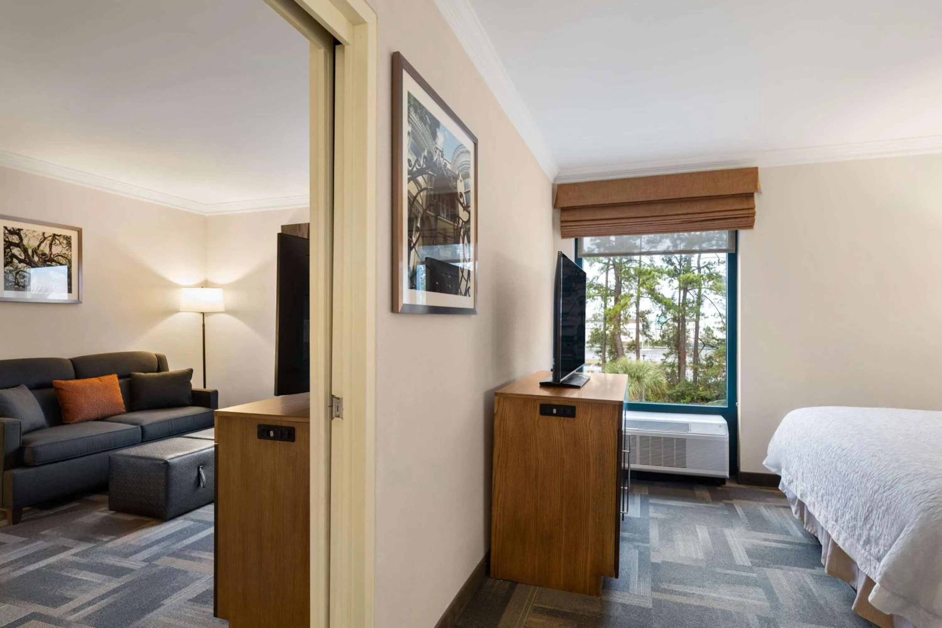 Bed in Hampton Inn Charleston North