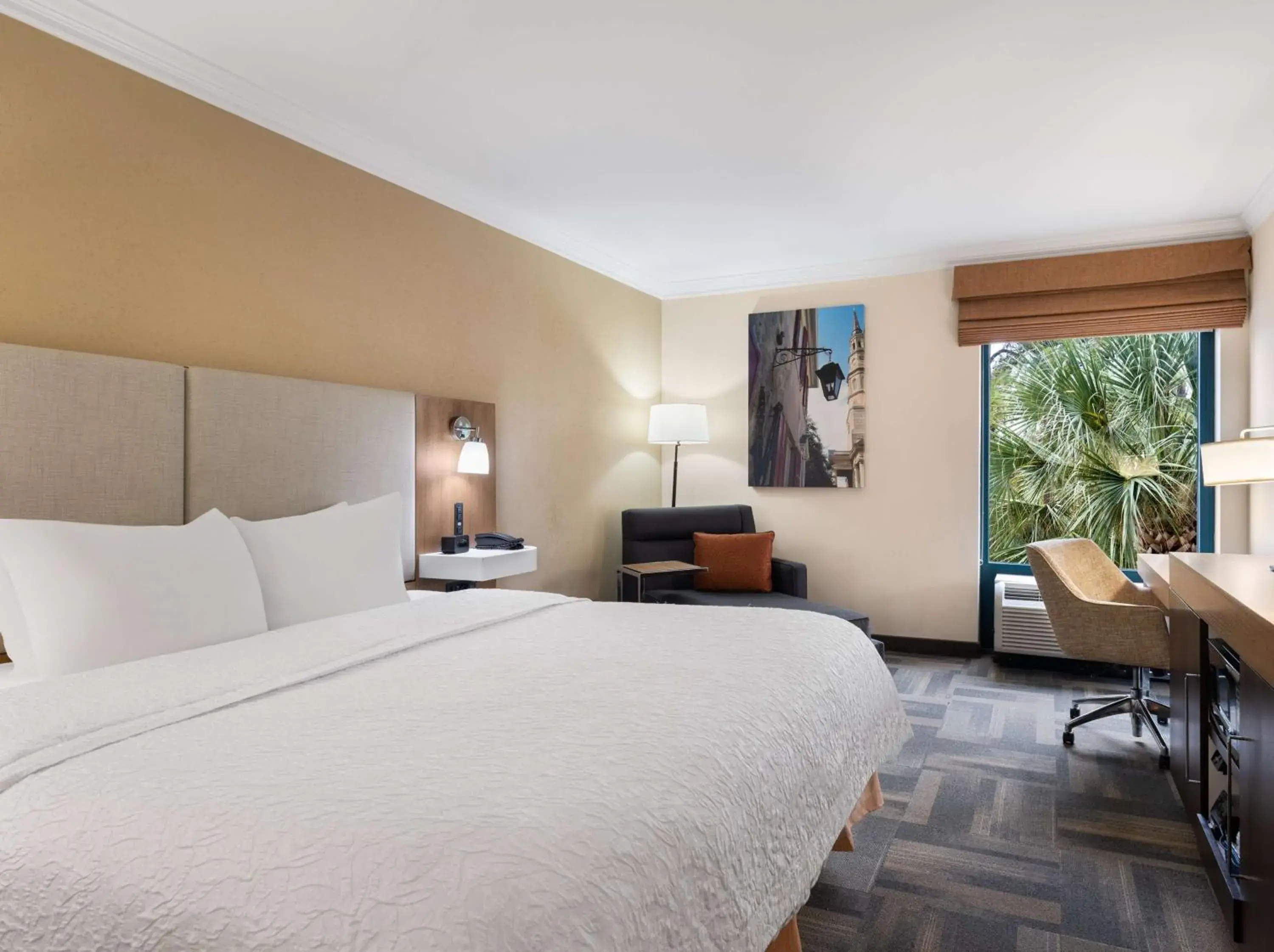 Bed in Hampton Inn Charleston North Bed in Hampton Inn Charleston North