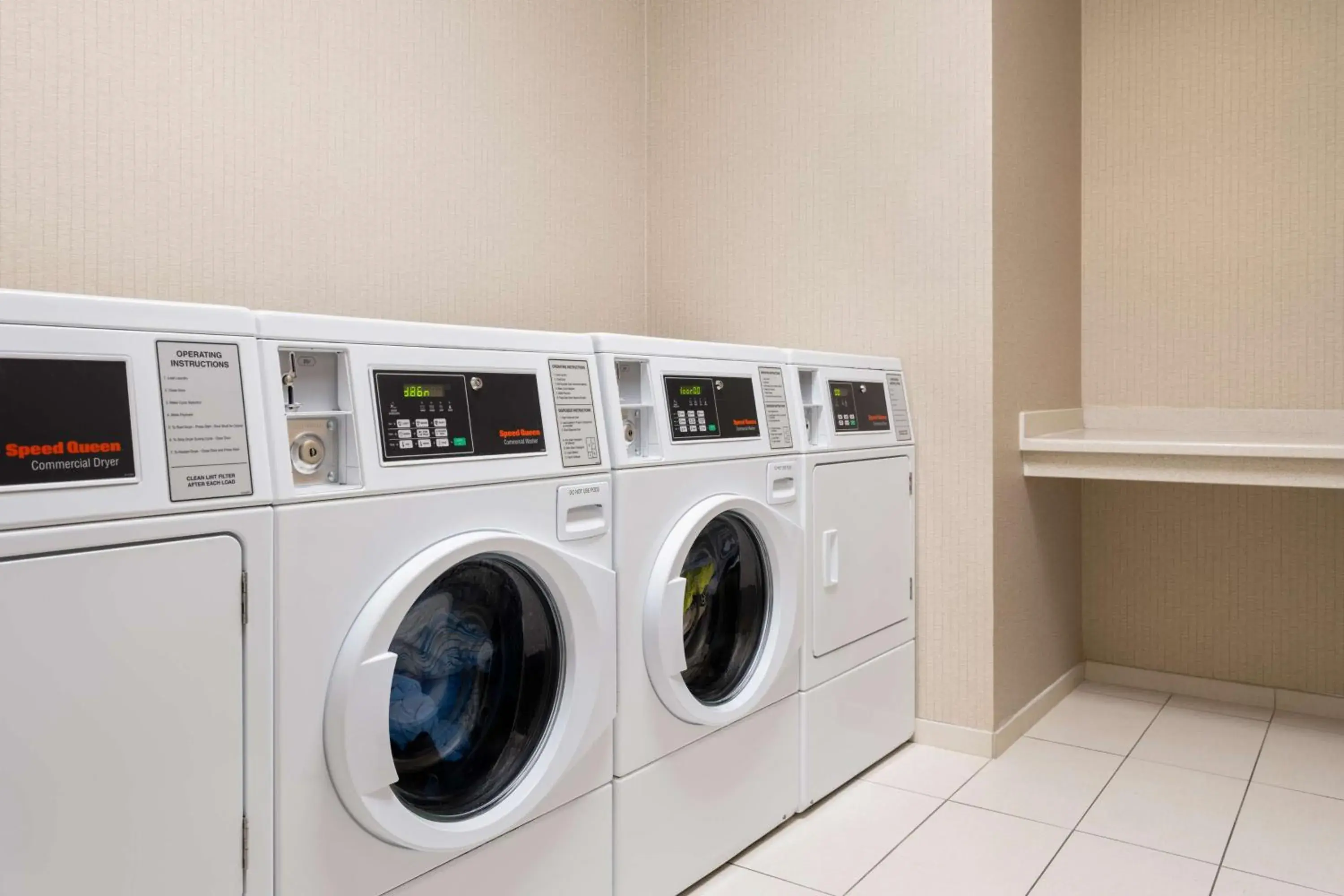 Property building in Hampton Inn Charleston North Property building in Hampton Inn Charleston North