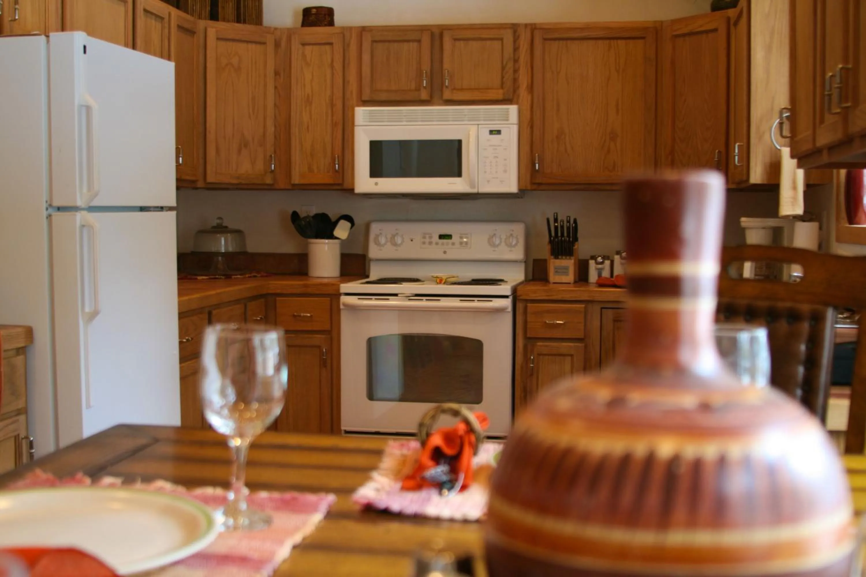 Dining area in Shady Brook Inn Village/Resort
