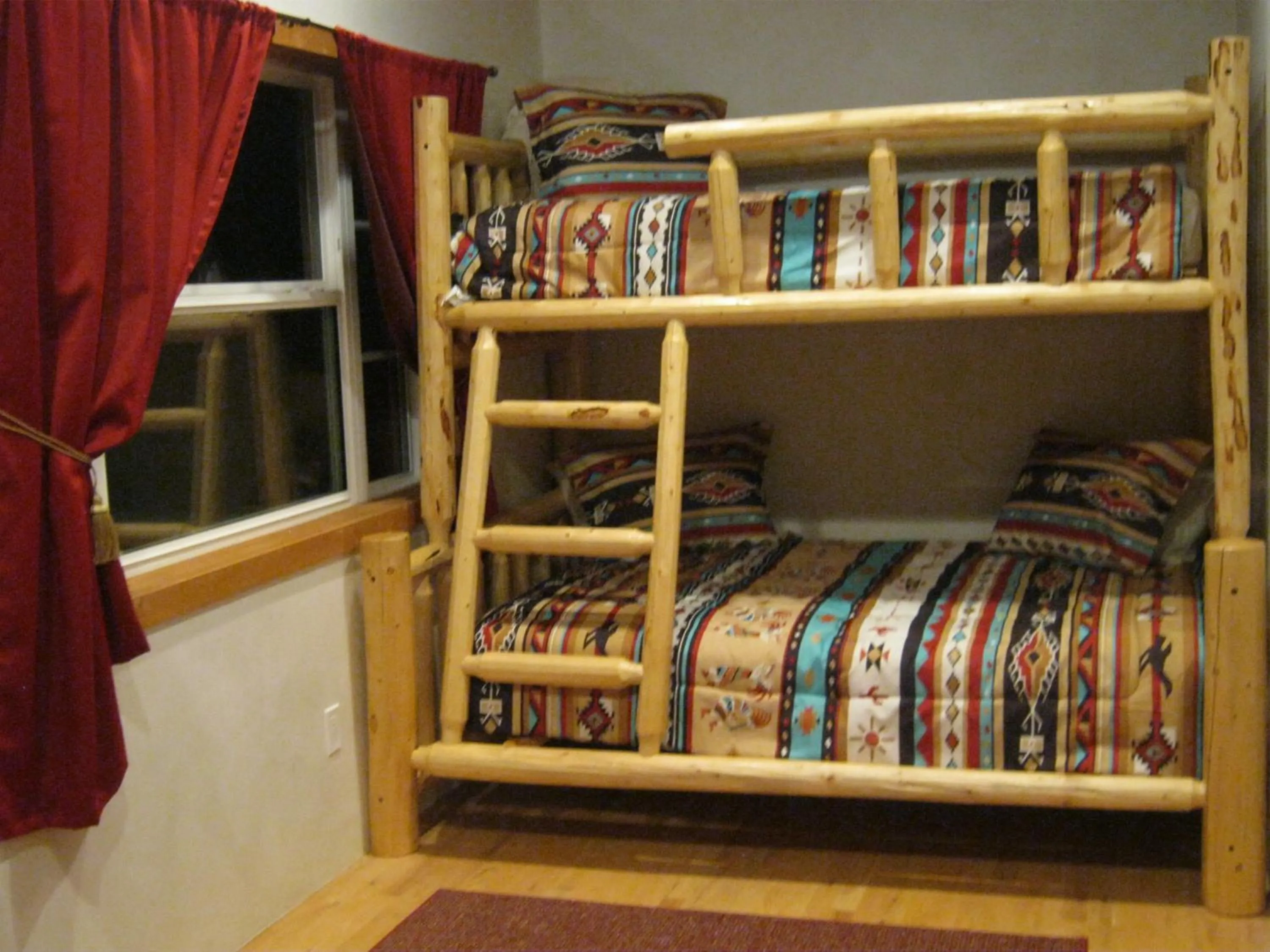 bunk bed, Bed in Shady Brook Inn Village/Resort
