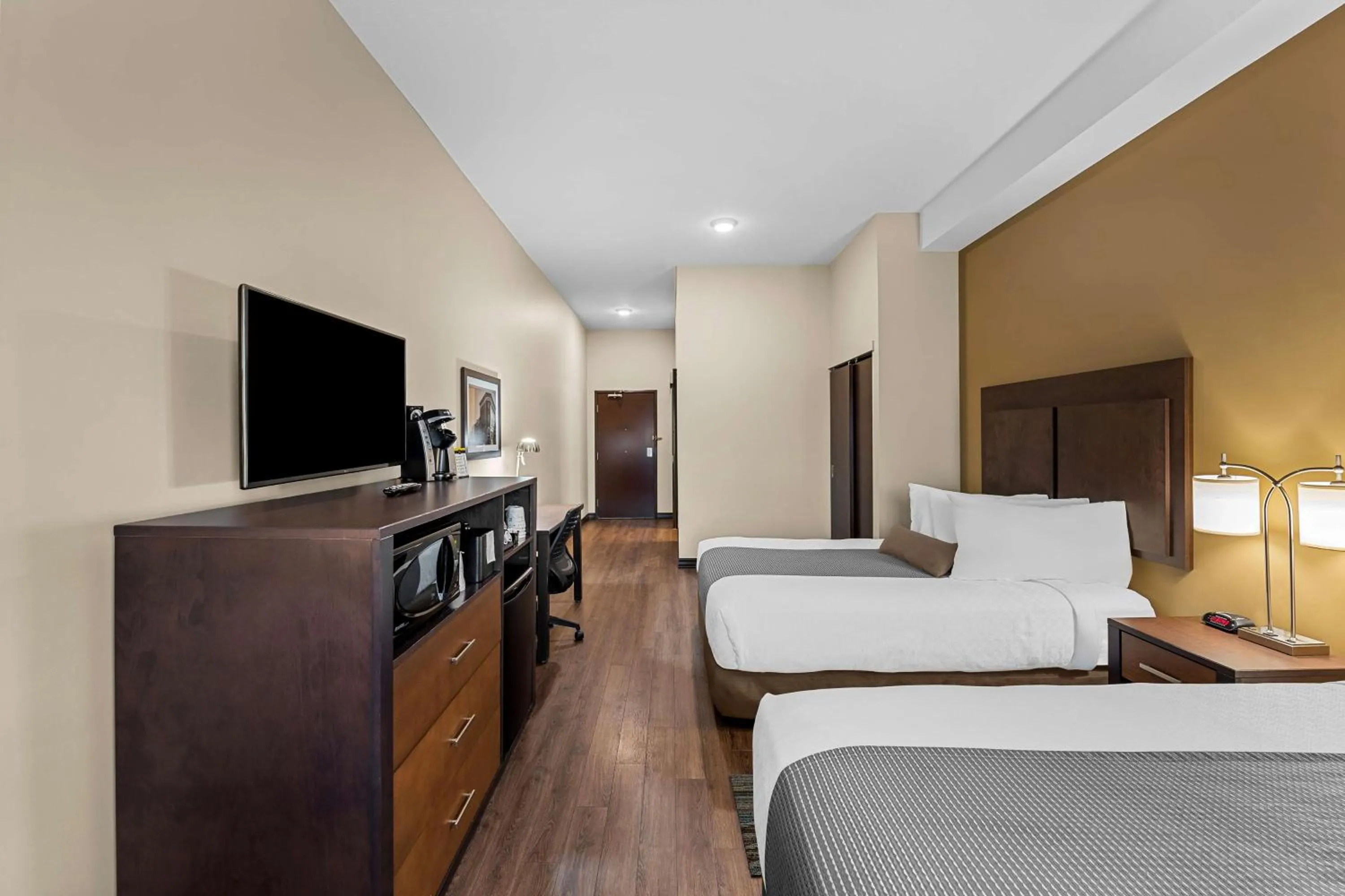 Bedroom, Bed in Best Western Plus Lacombe Inn and Suites