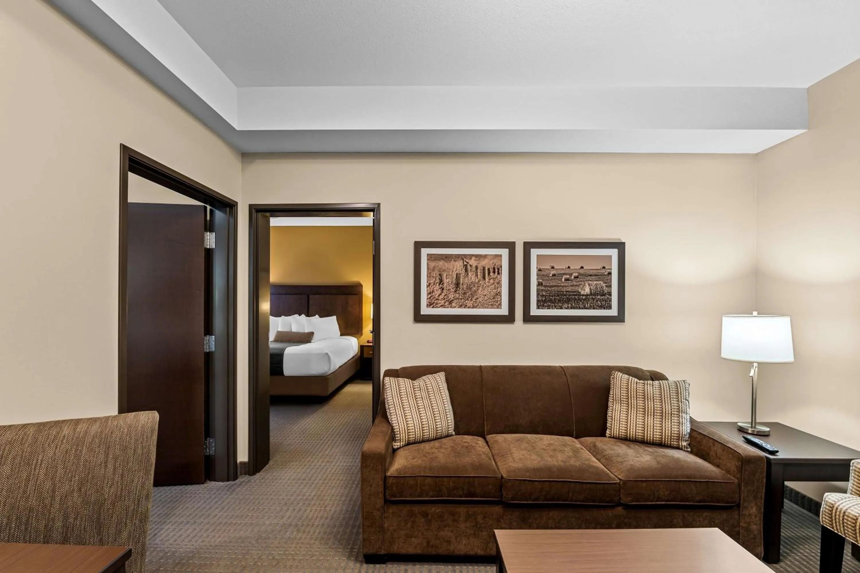 Photo of the whole room, Bed in Best Western Plus Lacombe Inn and Suites