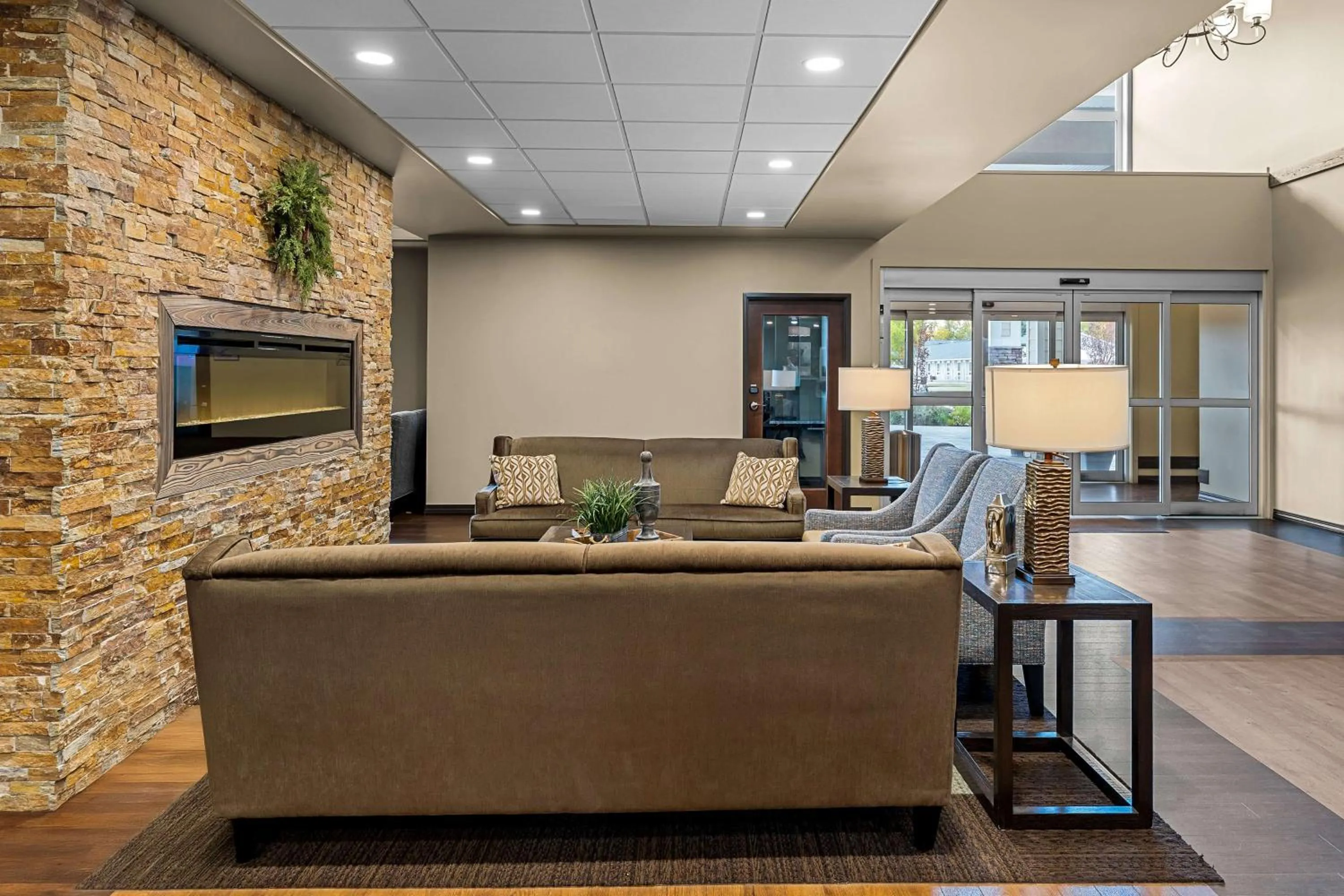 Lobby or reception in Best Western Plus Lacombe Inn and Suites