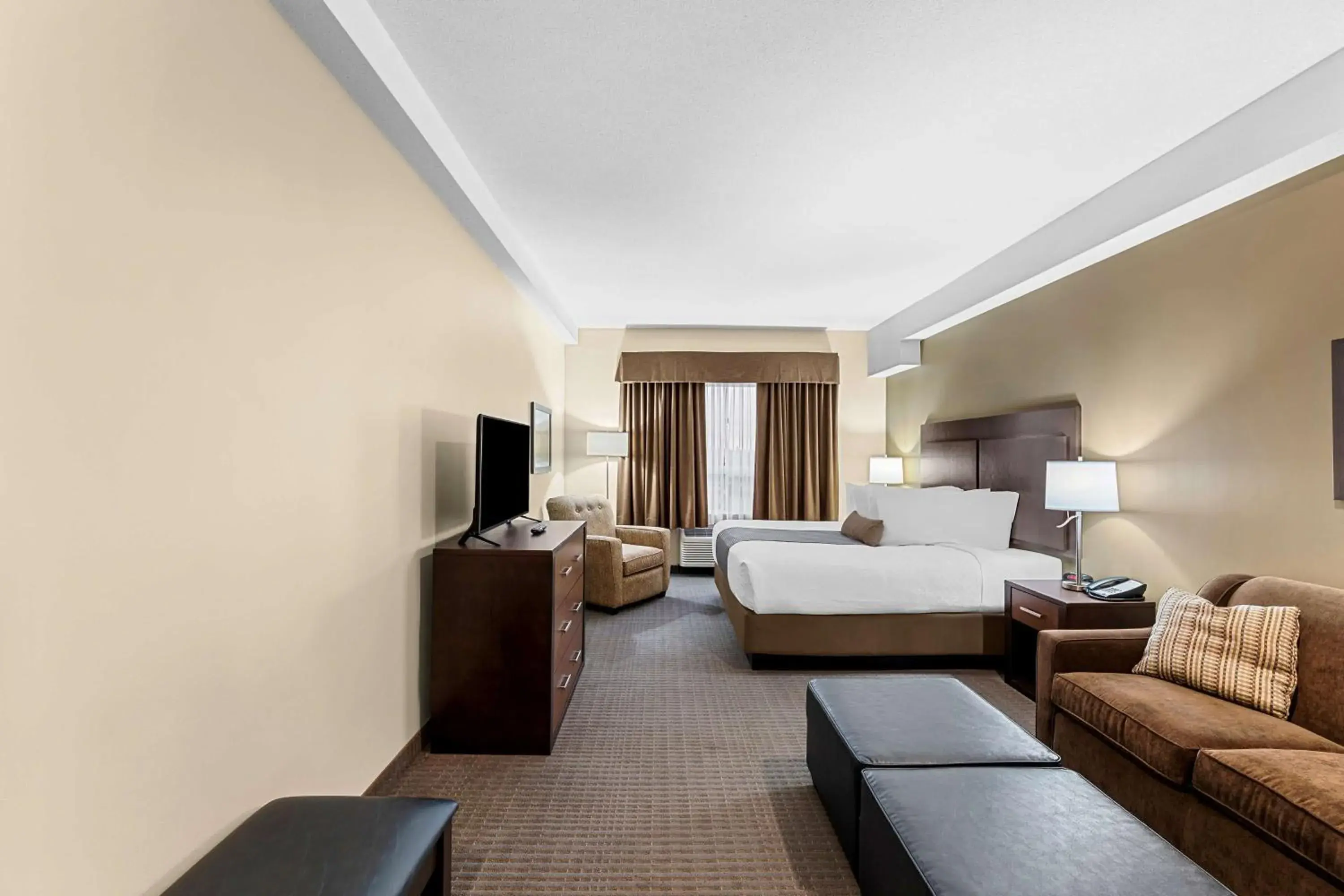 Spa and wellness centre/facilities, Bed in Best Western Plus Lacombe Inn and Suites Spa and wellness centre/facilities, Bed in Best Western Plus Lacombe Inn and Suites