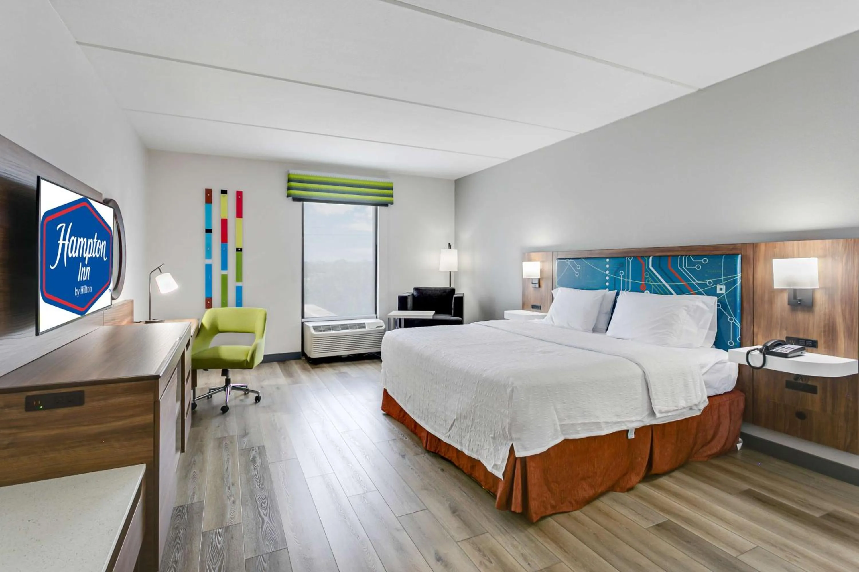 Bed in Hampton Inn Houston-Pearland, TX