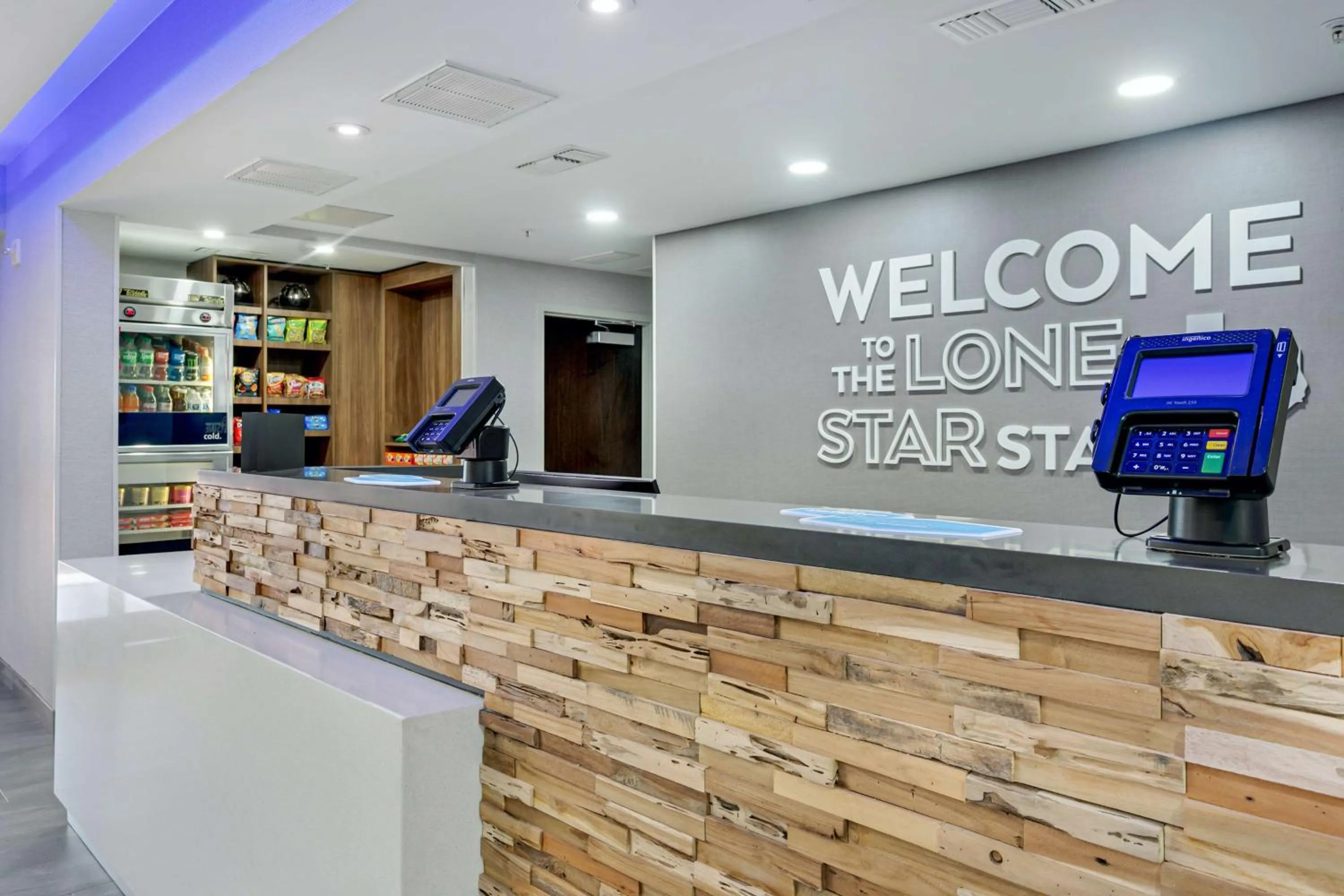 Lobby or reception in Hampton Inn Houston-Pearland, TX