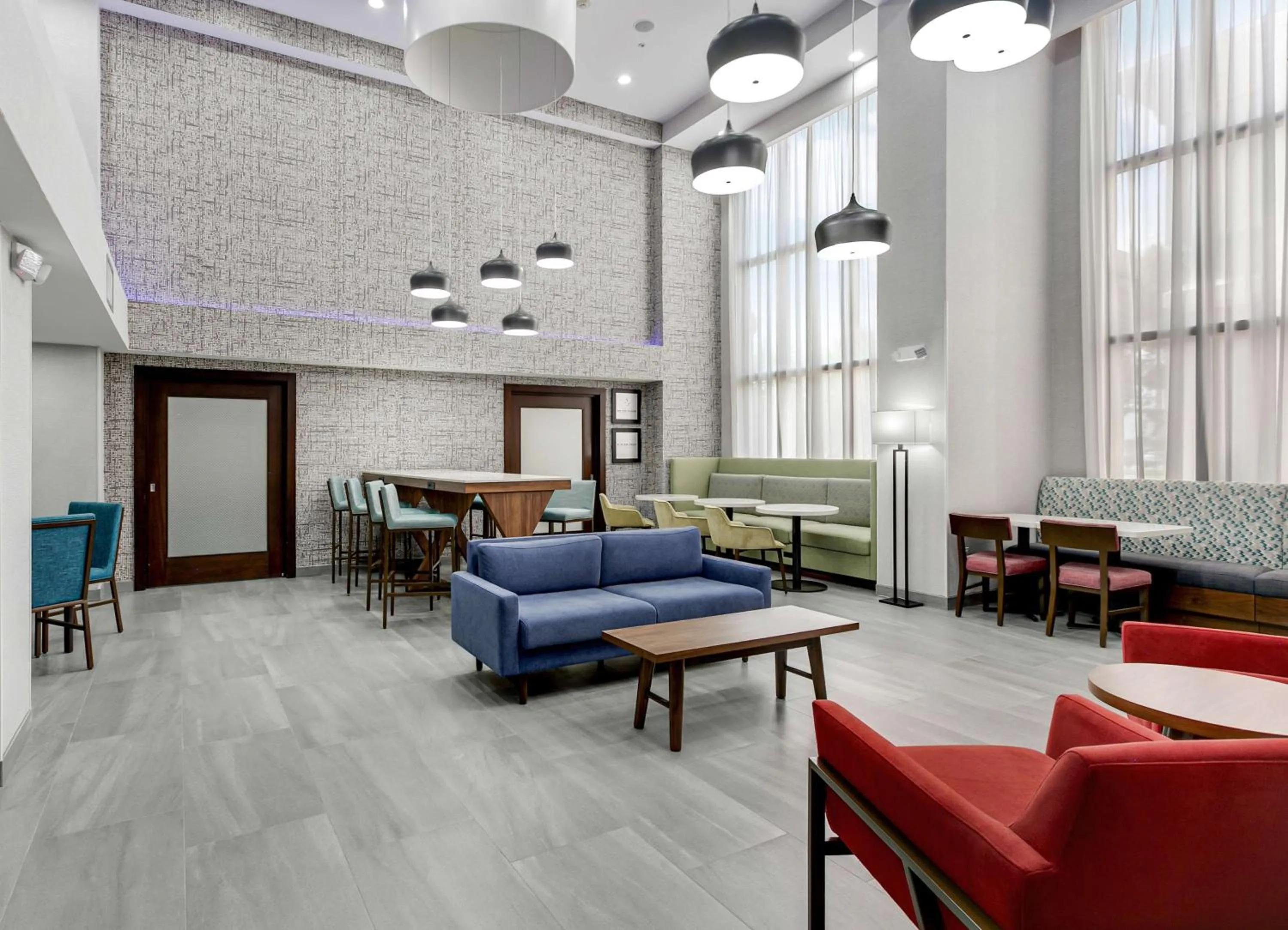 Lobby or reception in Hampton Inn Houston-Pearland, TX