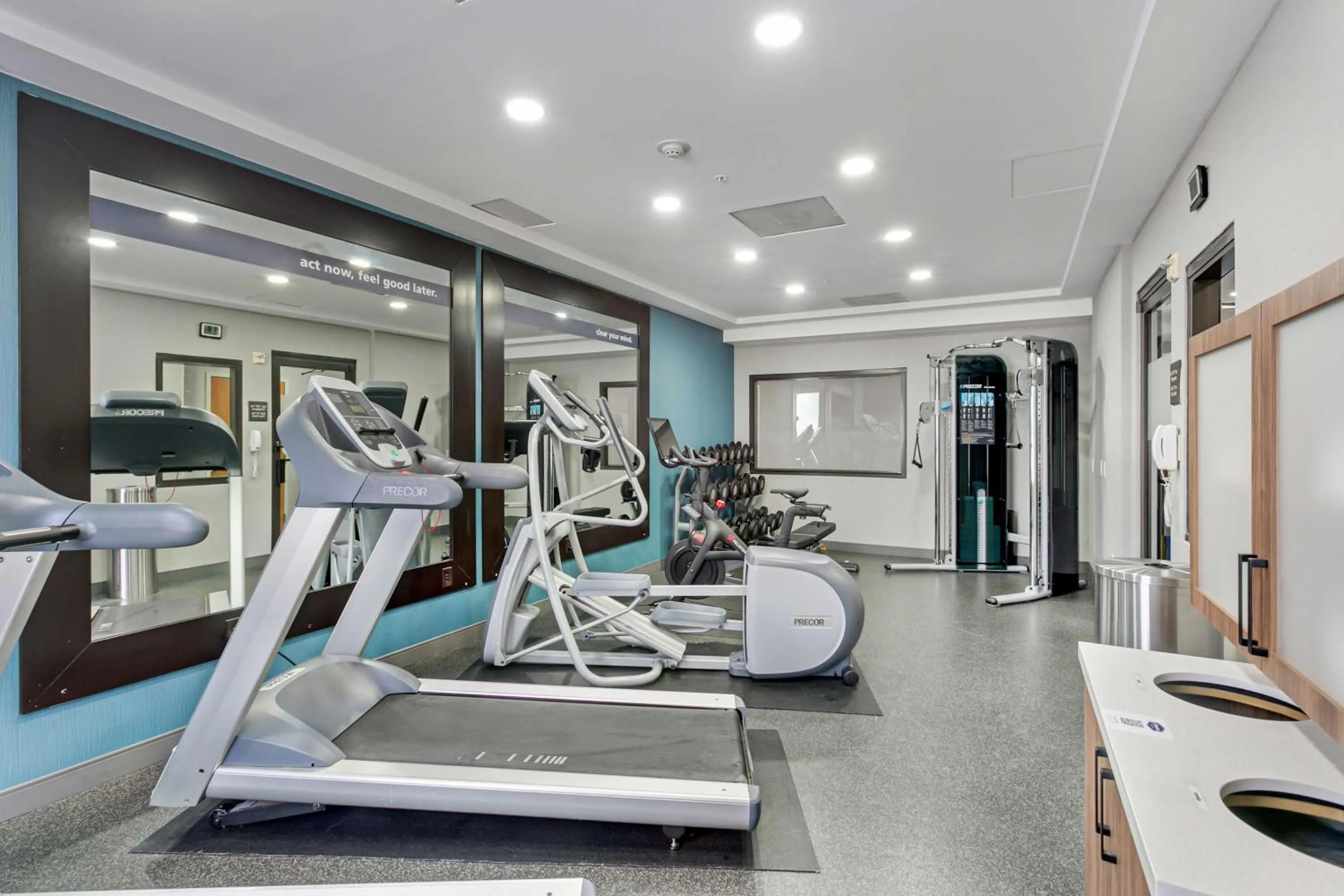 Fitness centre/facilities in Hampton Inn Houston-Pearland, TX