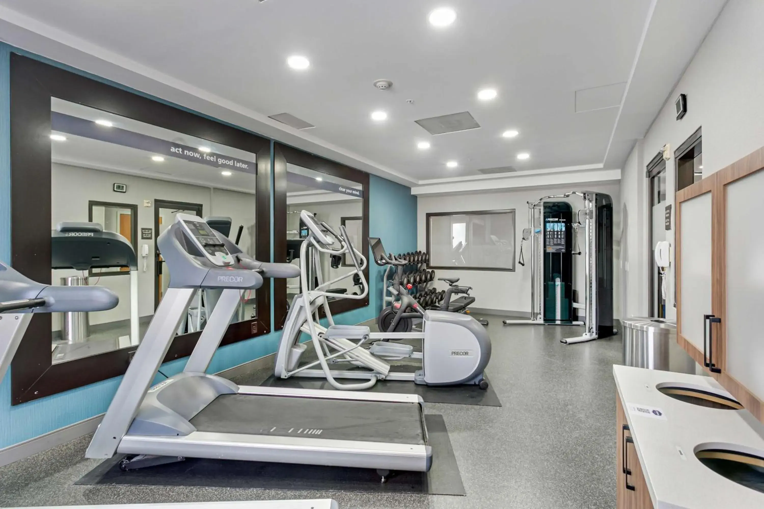 Fitness centre/facilities in Hampton Inn Houston-Pearland, TX Fitness centre/facilities in Hampton Inn Houston-Pearland, TX