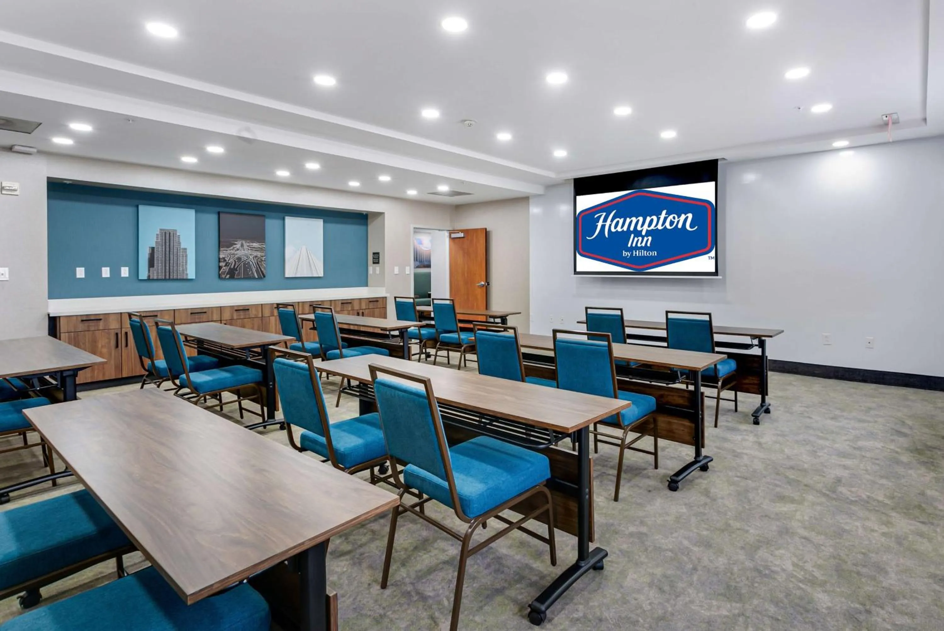 Meeting/conference room in Hampton Inn Houston-Pearland, TX